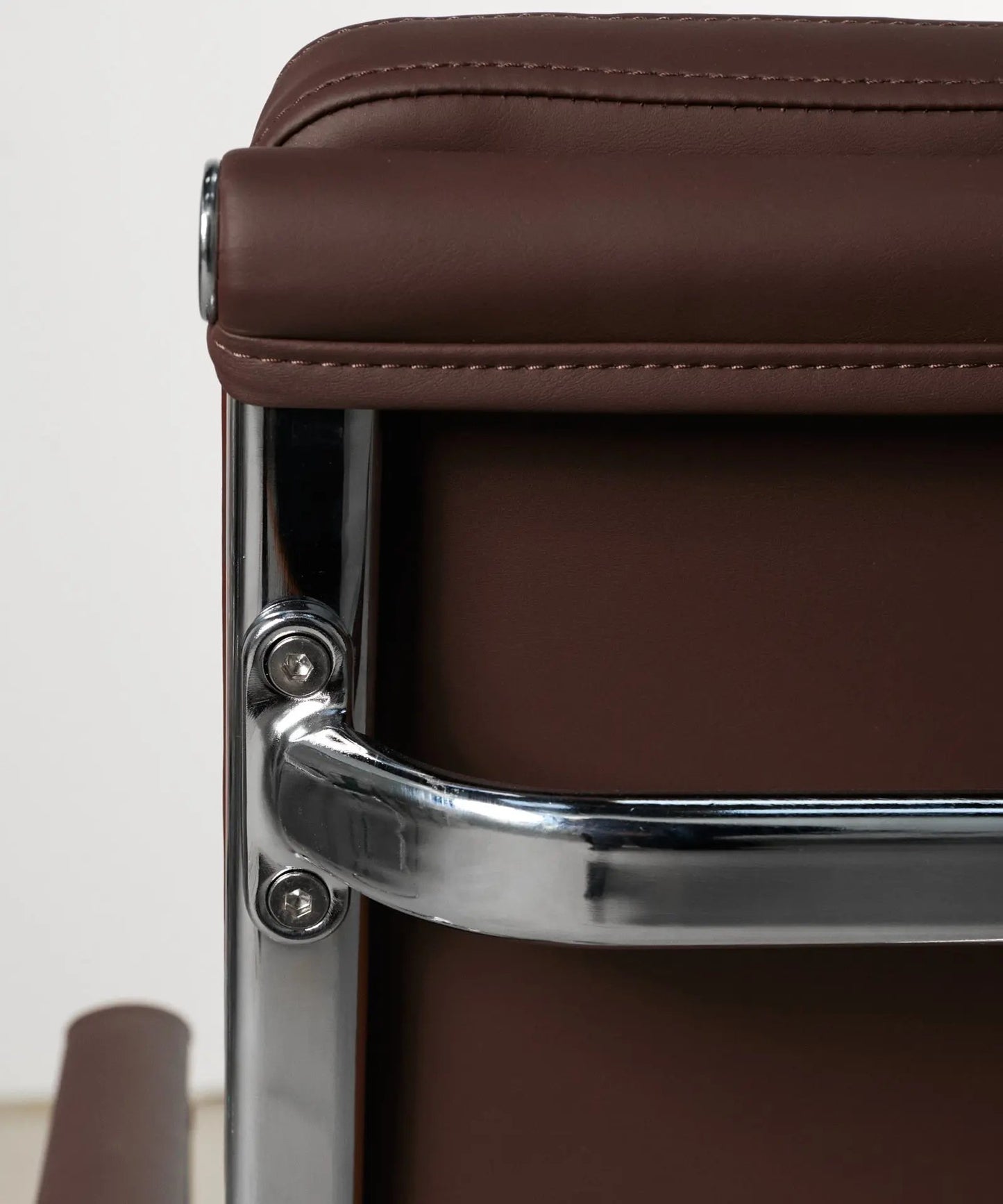 55814755352962 Silla de Oficina en Polipiel Low Base Adalia - Color Edition Sillas de Oficina Northdeco