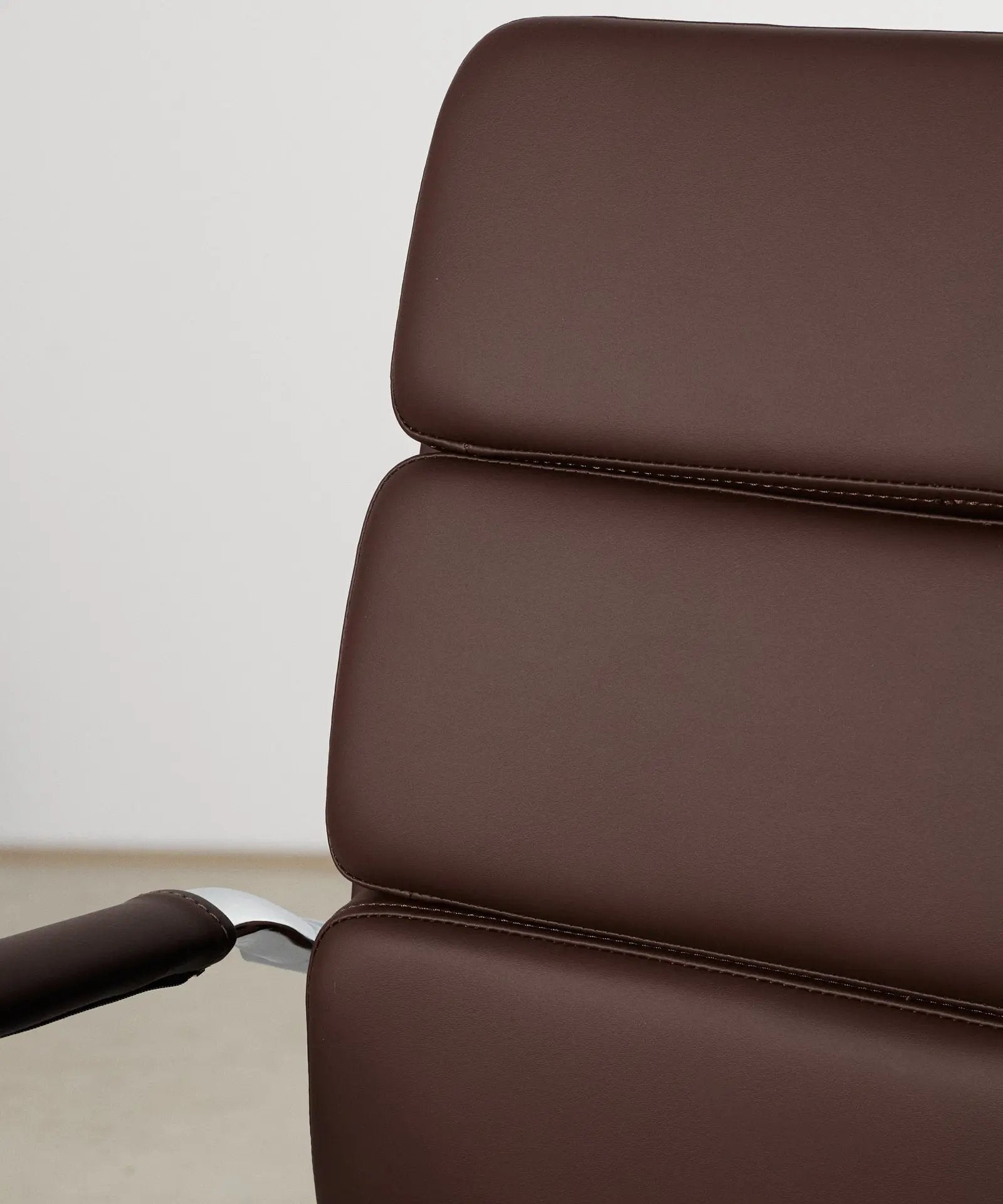 55814755352962 Silla de Oficina en Polipiel Low Base Adalia - Color Edition Sillas de Oficina Northdeco