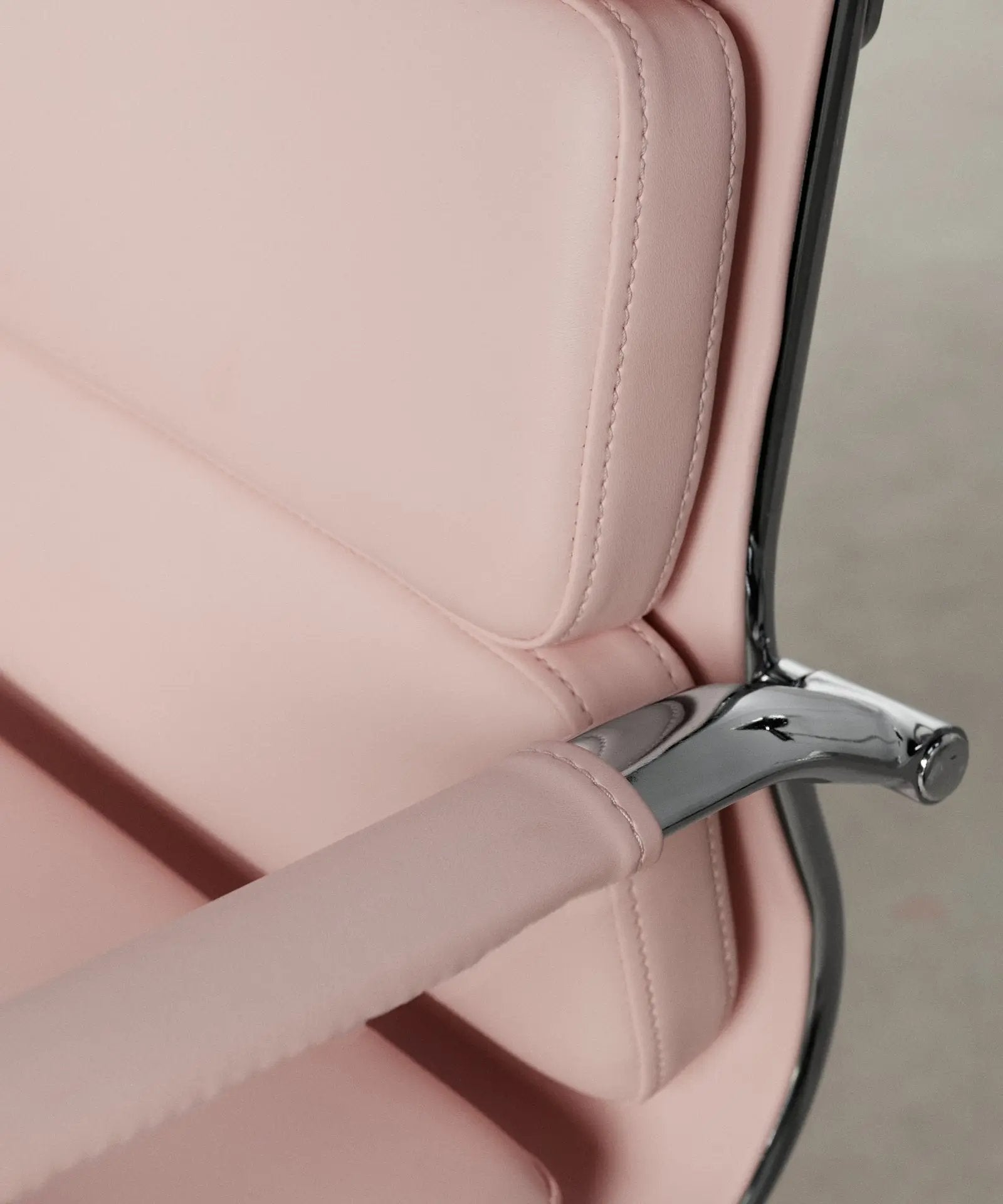 55814755320194 Silla de Oficina en Polipiel Low Base Adalia - Color Edition Sillas de Oficina Northdeco