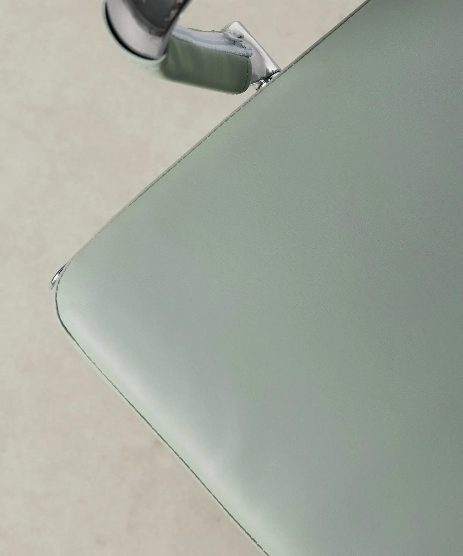 55814755287426 Silla de Oficina en Polipiel Low Base Adalia - Color Edition Sillas de Oficina Northdeco