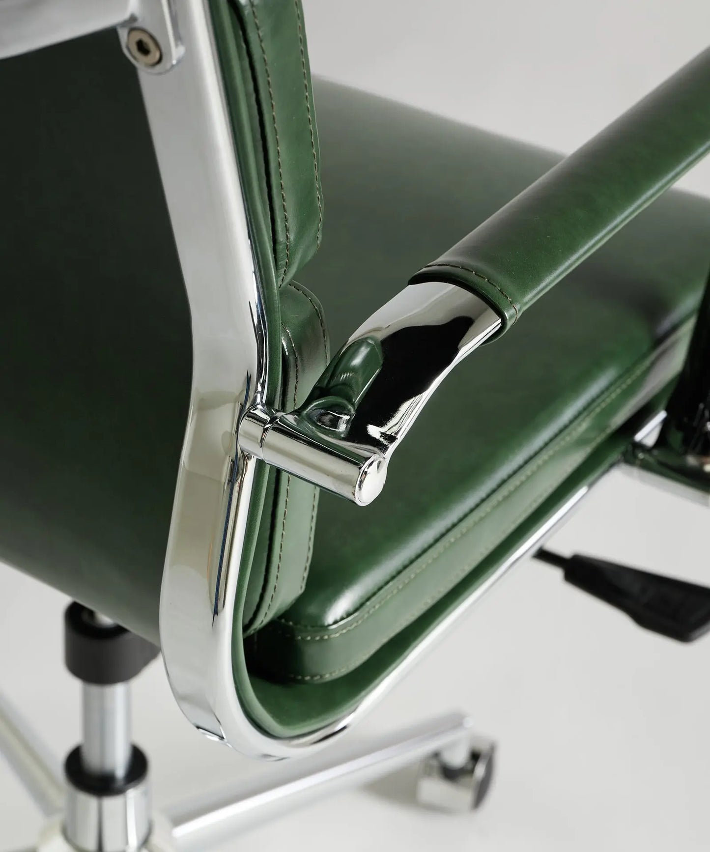 56648565457282 Silla de Oficina en Polipiel Low Base Adalia Sillas de Oficina Northdeco