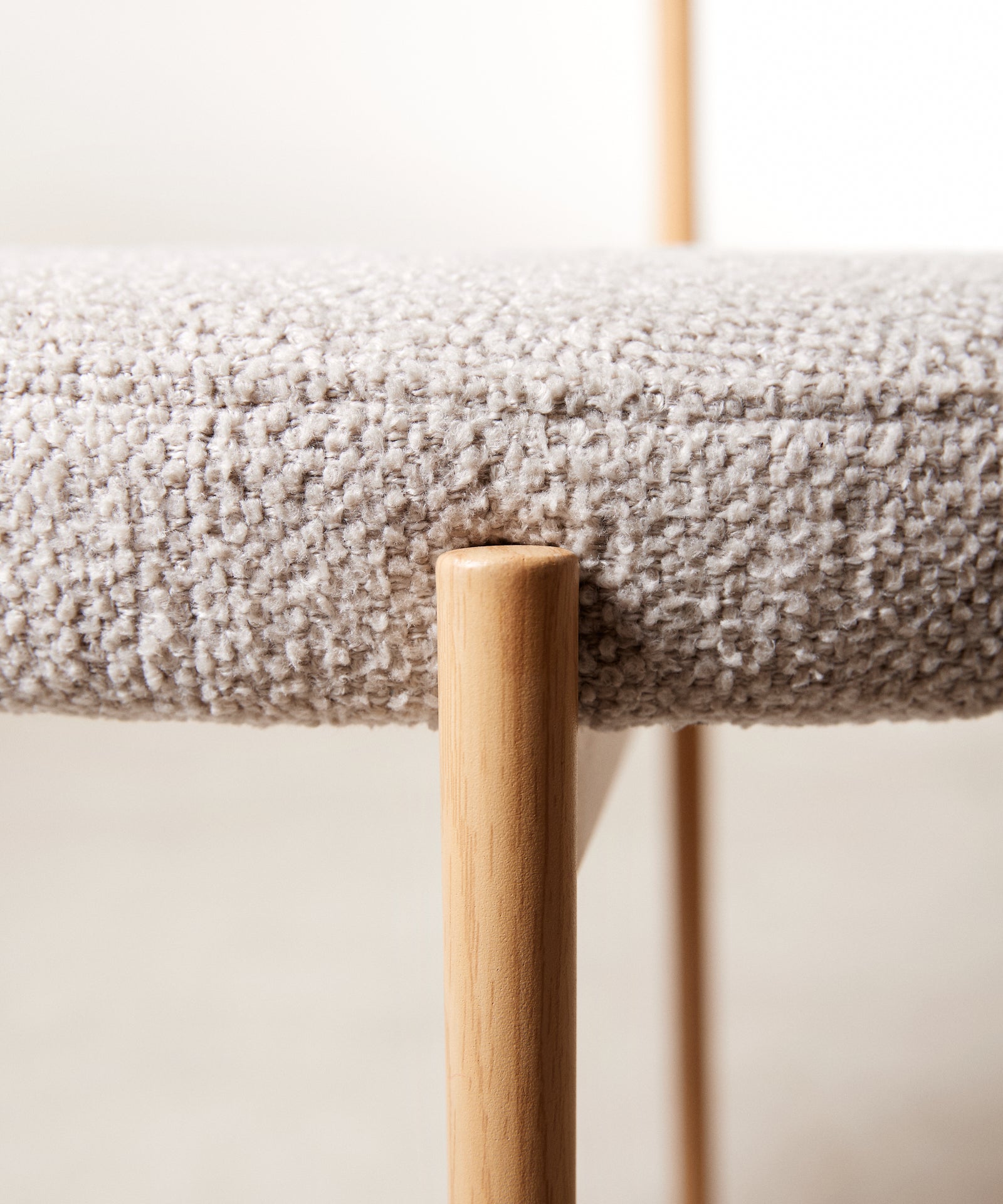 55629190234498 Silla de Comedor en Tela y Metal Alexia - EDICIÓN MADERA Sillas tapizadas Northdeco