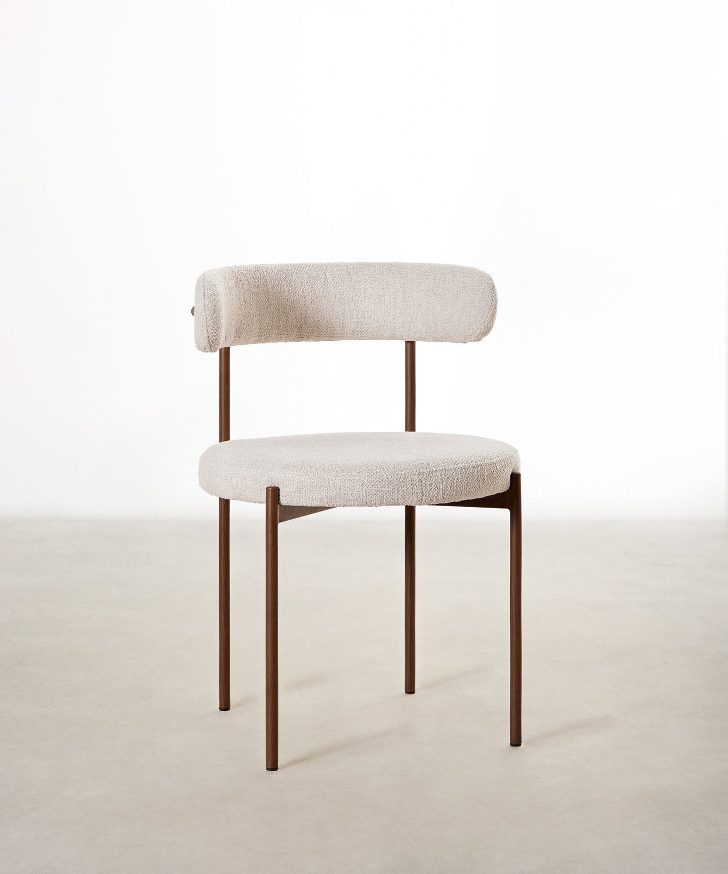 55629169885570 Silla de Comedor en Tela y Metal Alexia - EDICIÓN MADERA Sillas tapizadas Northdeco