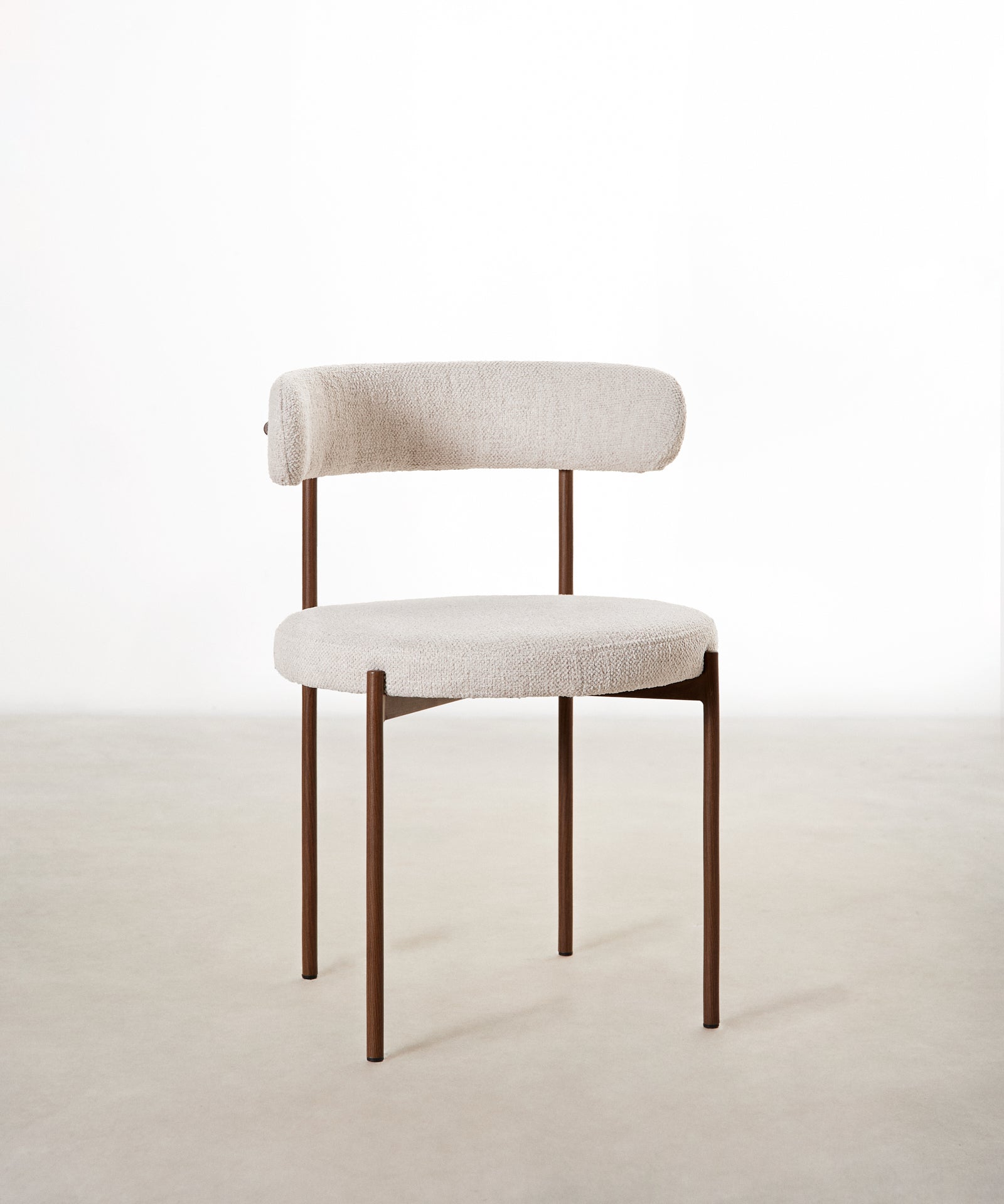 55629169885570 Silla de Comedor en Tela y Metal Alexia - EDICIÓN MADERA Sillas tapizadas Northdeco