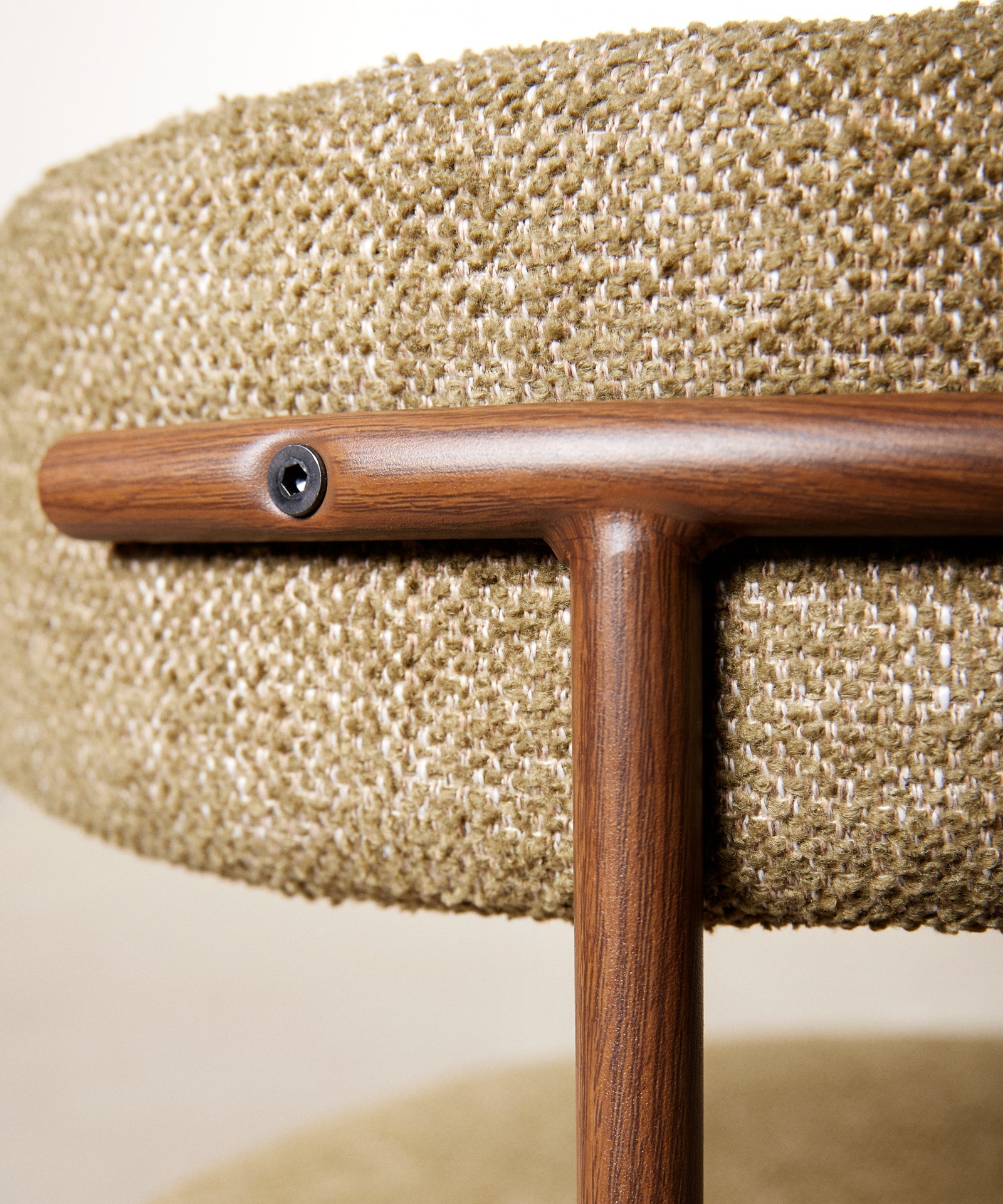 55629190201730 Silla de Comedor en Tela y Metal Alexia - EDICIÓN MADERA Sillas tapizadas Northdeco