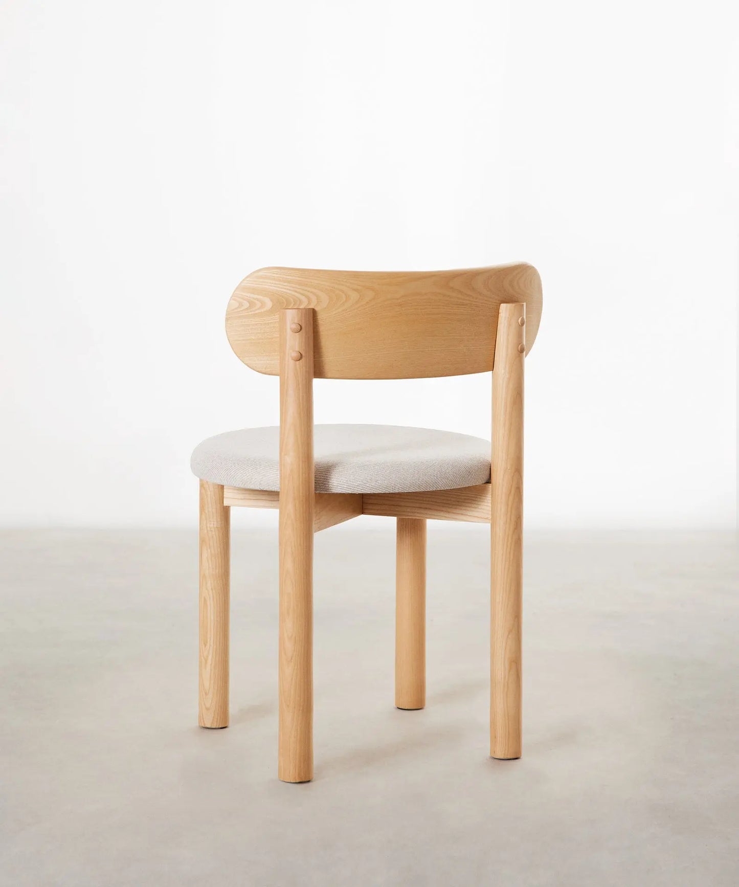 55651792126338 Silla de Comedor en Madera Tapizada Bianca Sillas Nórdicas Northdeco