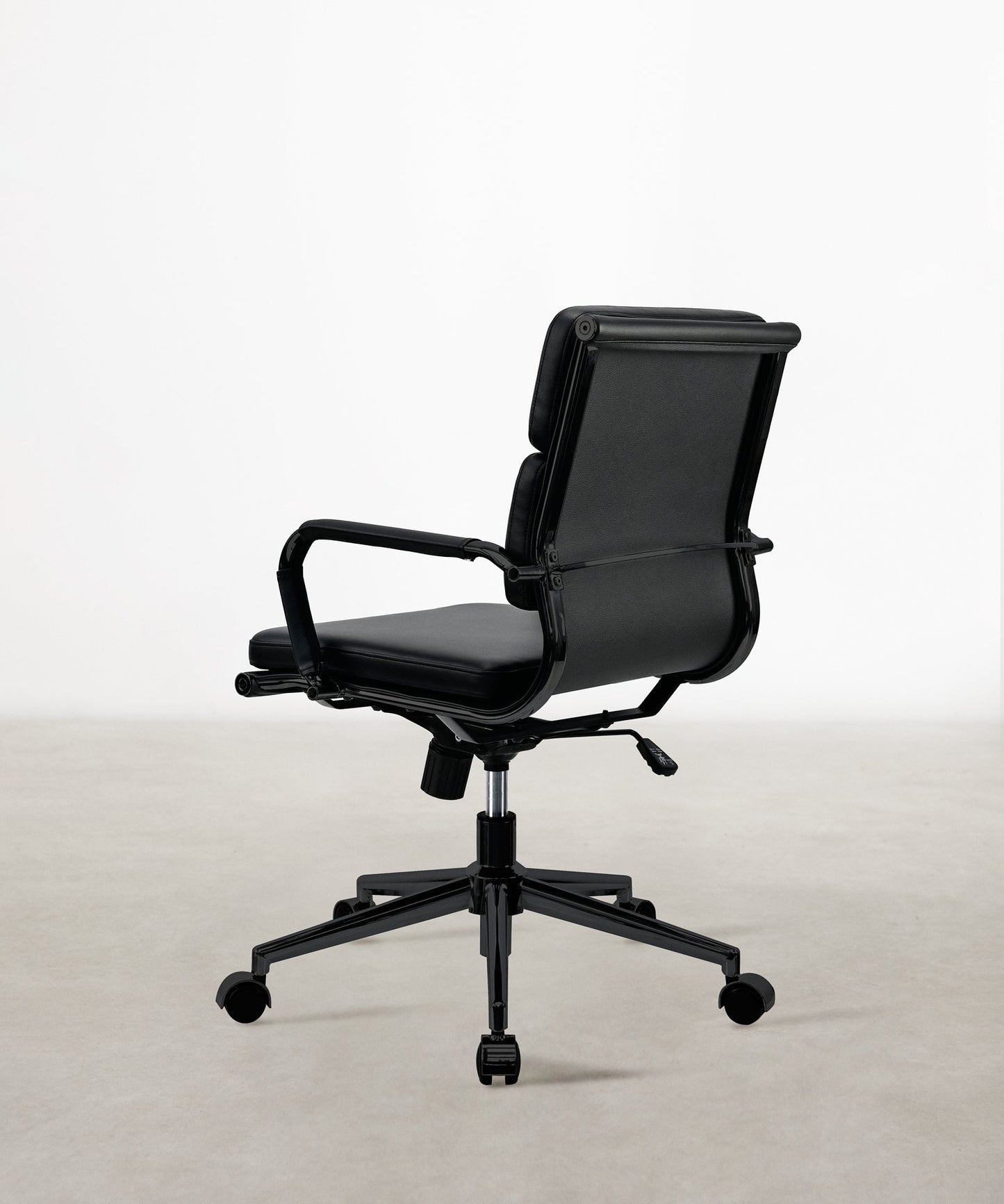 48501523972433 Silla de Oficina en Polipiel Low Base Belmont Black Edition Sillas de Oficina Northdeco