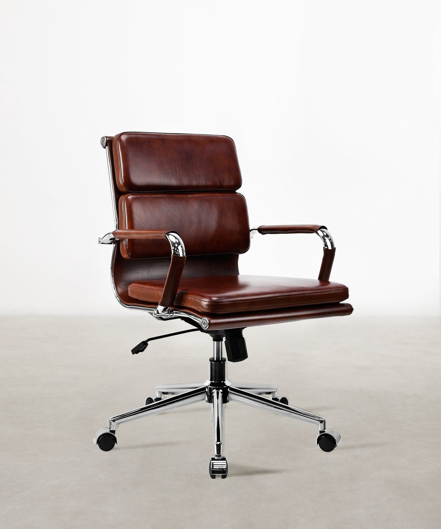 46683714290001 Silla de Oficina en Piel Low Base Jackson Sillas de Oficina Northdeco