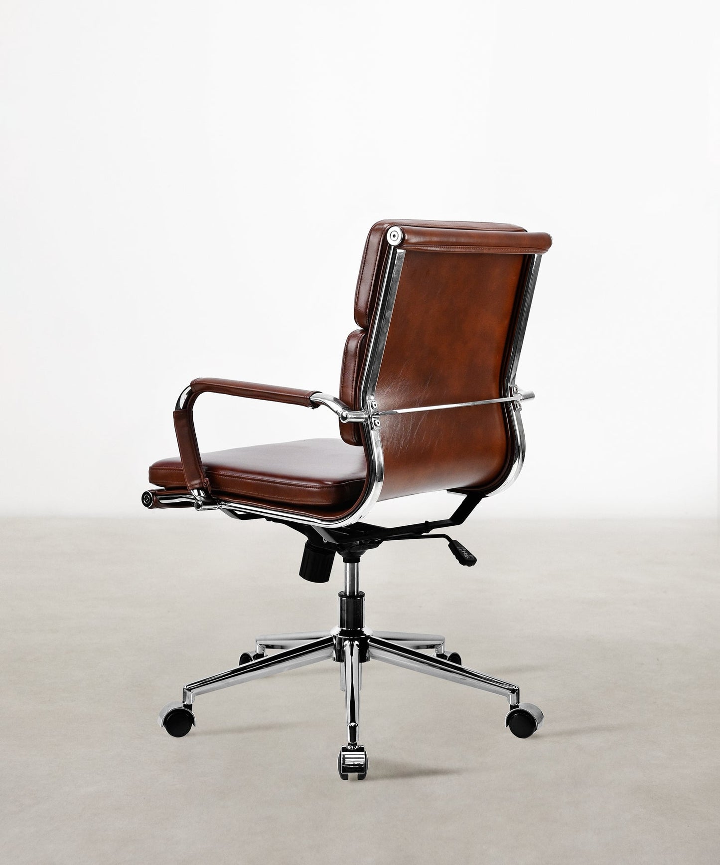 46683714290001 Silla de Oficina en Piel Low Base Jackson Sillas de Oficina Northdeco