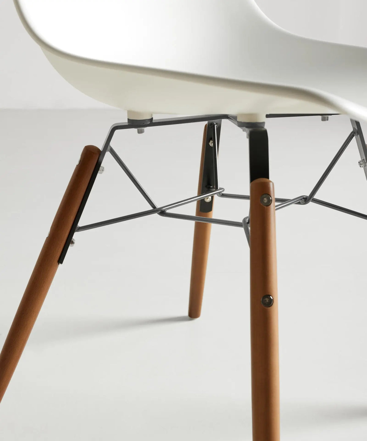 42135571890355 Silla de Polipropileno y Madera Elon Sillas de Plástico Northdeco