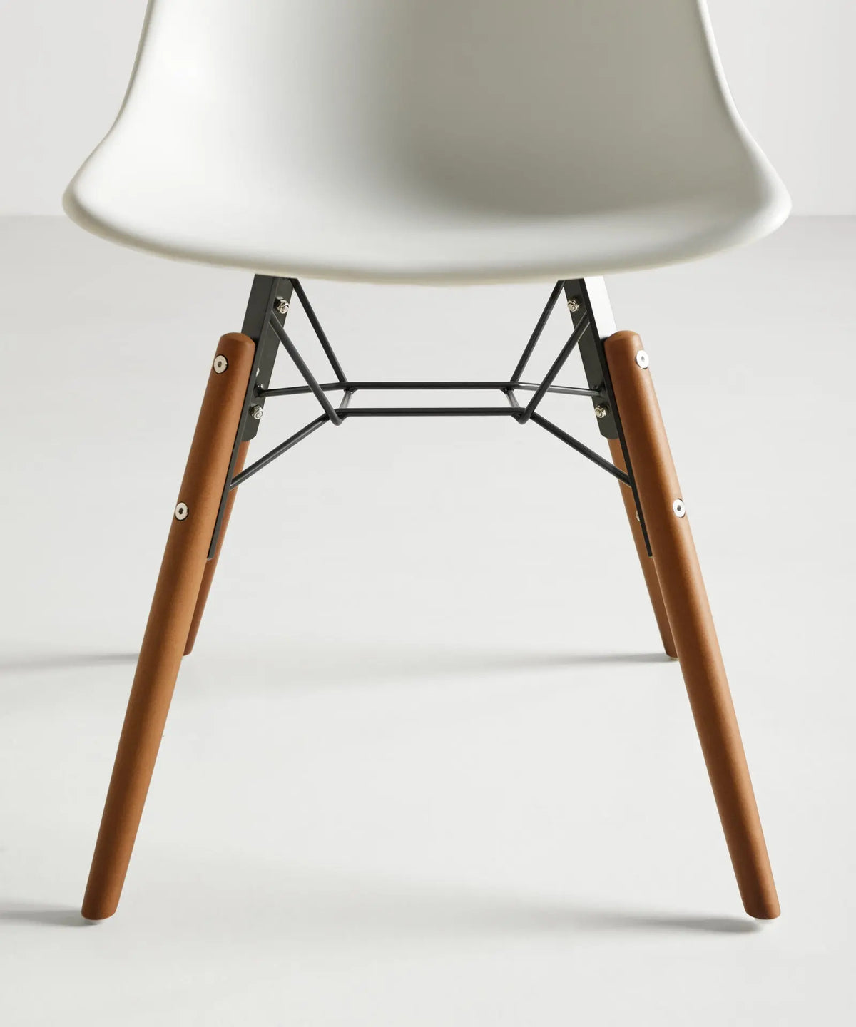 42135571890355 Silla de Polipropileno y Madera Elon Sillas de Plástico Northdeco
