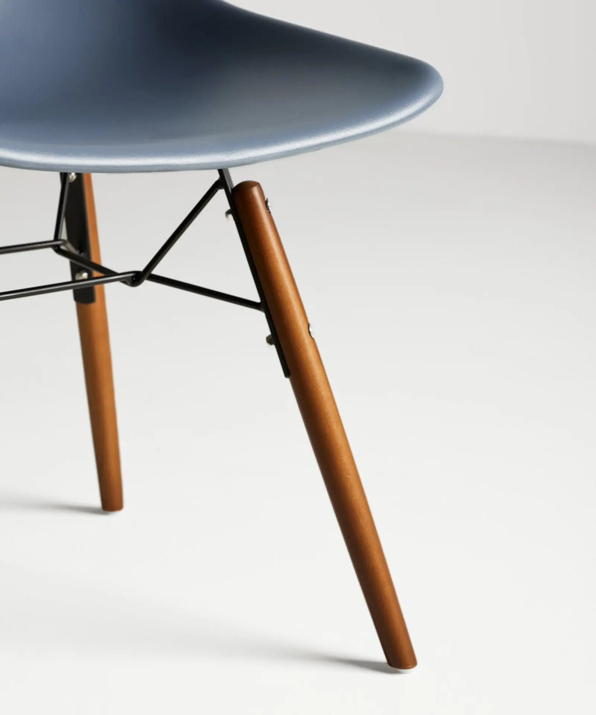 42016701513907 Silla de Polipropileno y Madera Elon Sillas de Plástico Northdeco