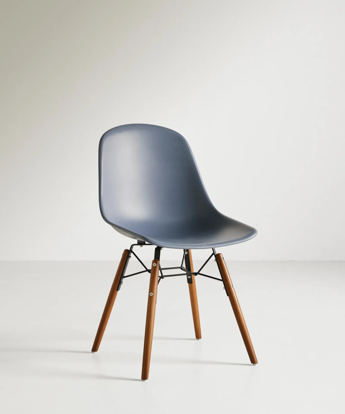 42016701513907 Silla de Polipropileno y Madera Elon Sillas de Plástico Northdeco