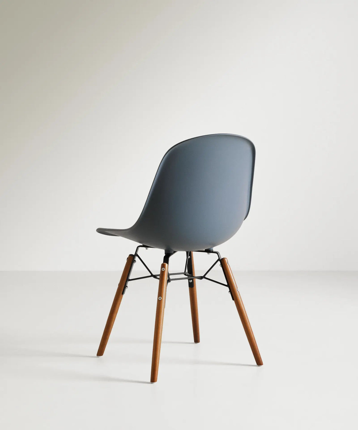42016701513907 Silla de Polipropileno y Madera Elon Sillas de Plástico Northdeco