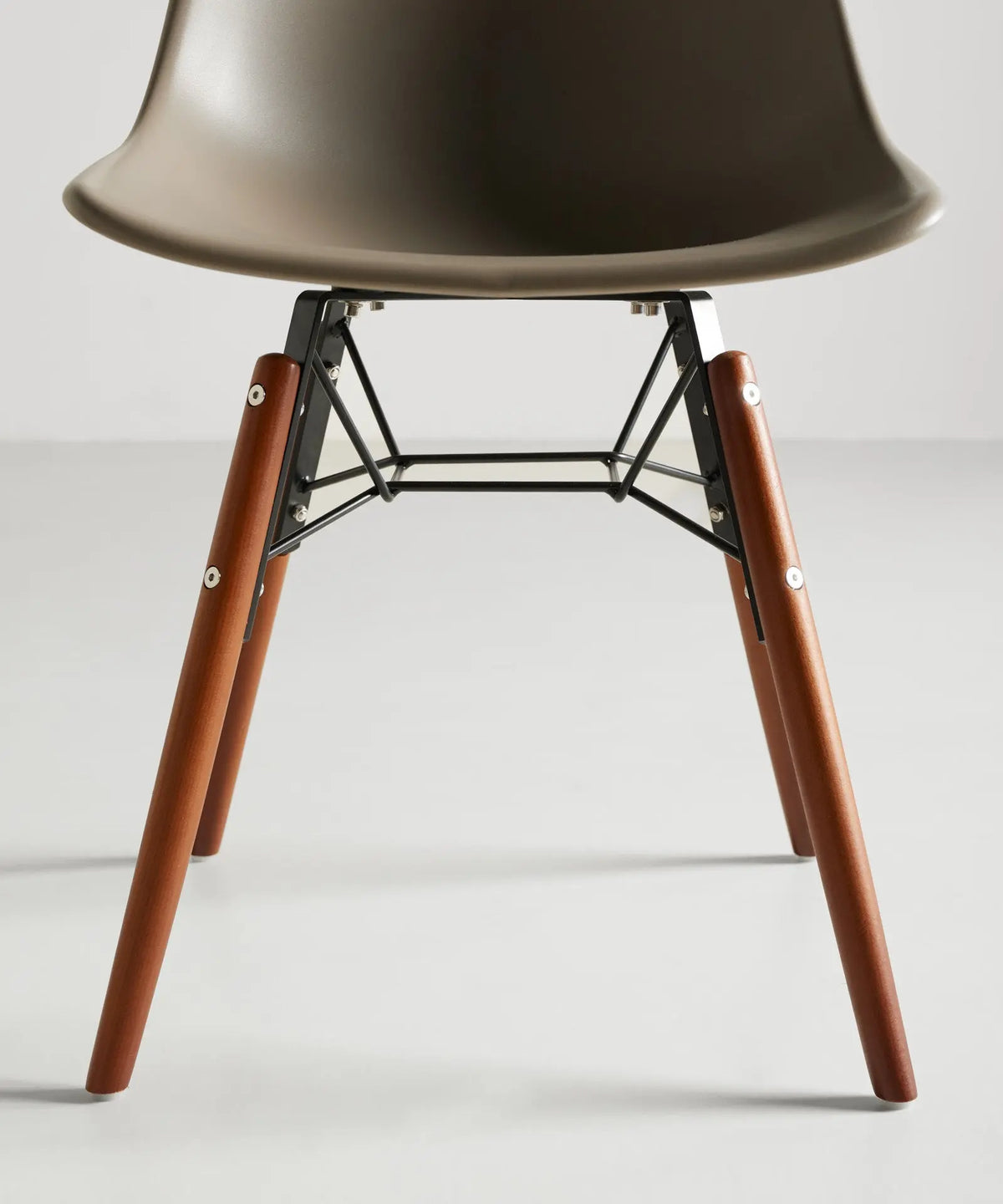42016701546675 Silla de Polipropileno y Madera Elon Sillas de Plástico Northdeco