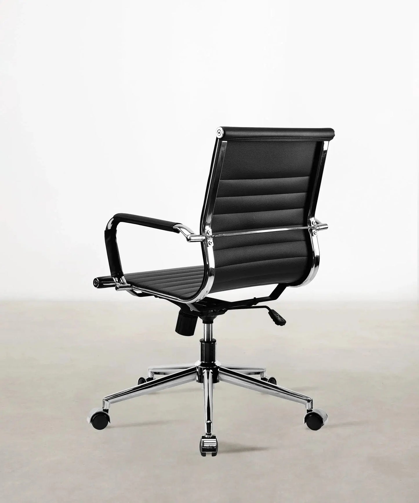 42310430228659 Silla de Oficina en Polipiel Low Back Larsen Sillas de Oficina Northdeco