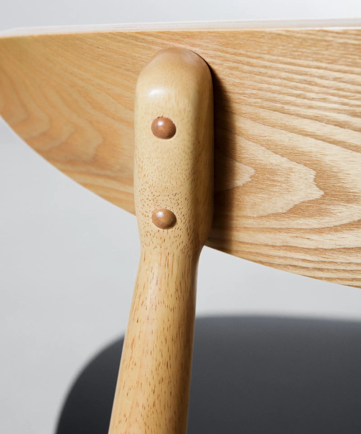 48289695793489 Silla de Comedor en Madera Acolchada Kyoto Sillas de Madera Northdeco