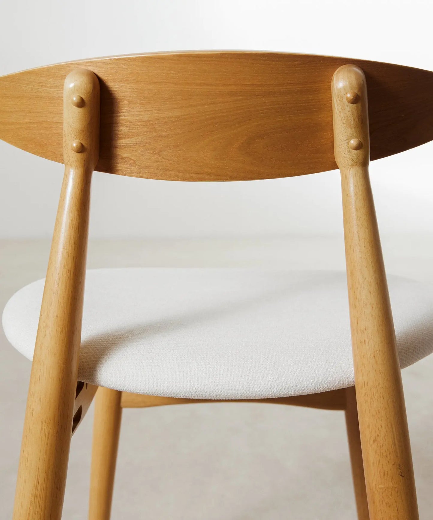 48289695760721 Silla de Comedor en Madera Acolchada Kyoto Sillas de Madera Northdeco