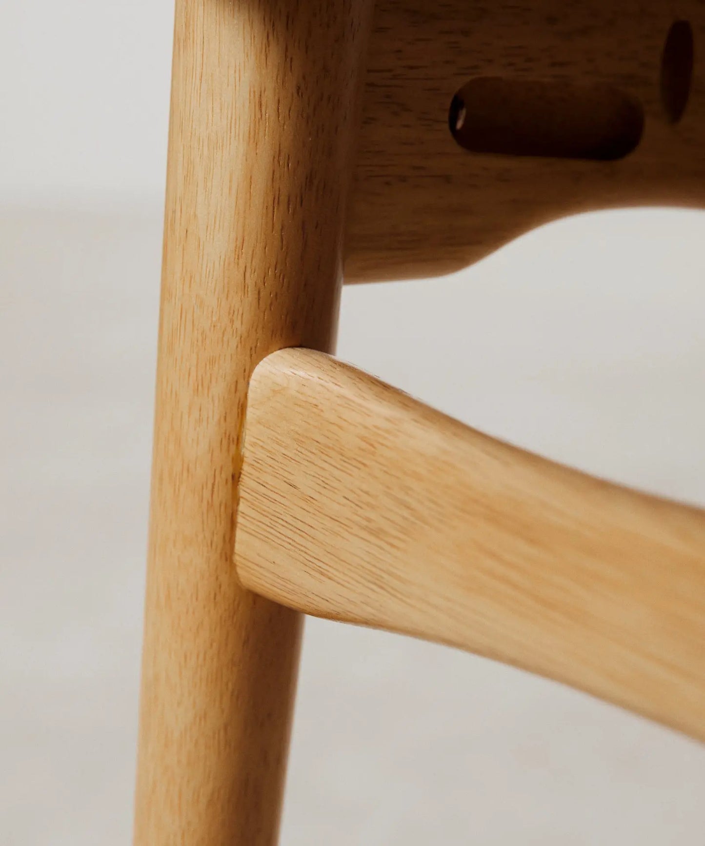 48289695760721 Silla de Comedor en Madera Acolchada Kyoto Sillas de Madera Northdeco