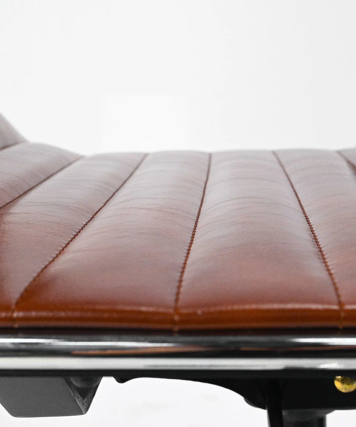 55959093117314 Silla de Oficina en Piel Italiana Low Back Larsen Sillas de Oficina Northdeco