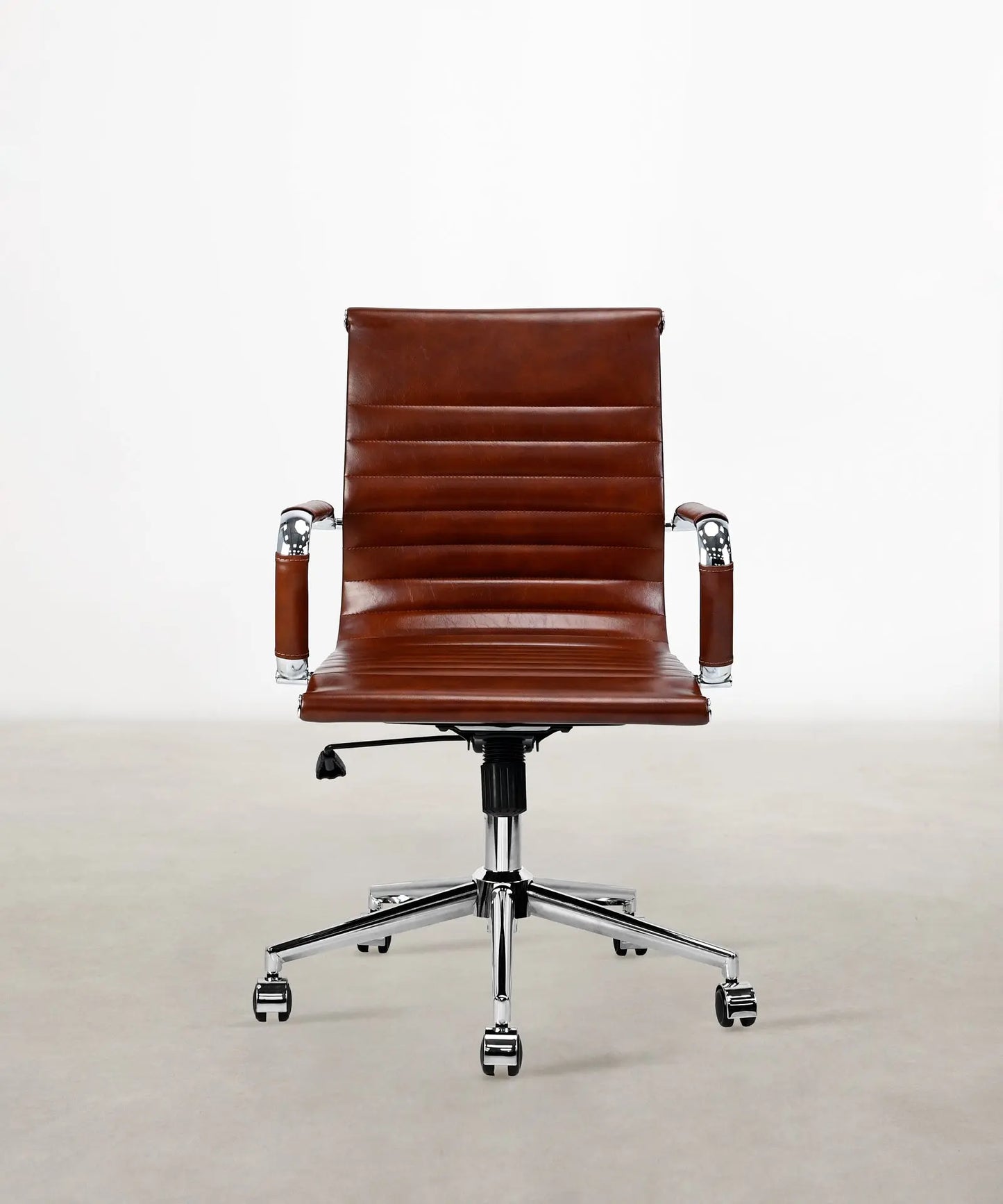 54860233834882 Silla de Oficina en Polipiel Low Back Larsen Sillas de Oficina Northdeco