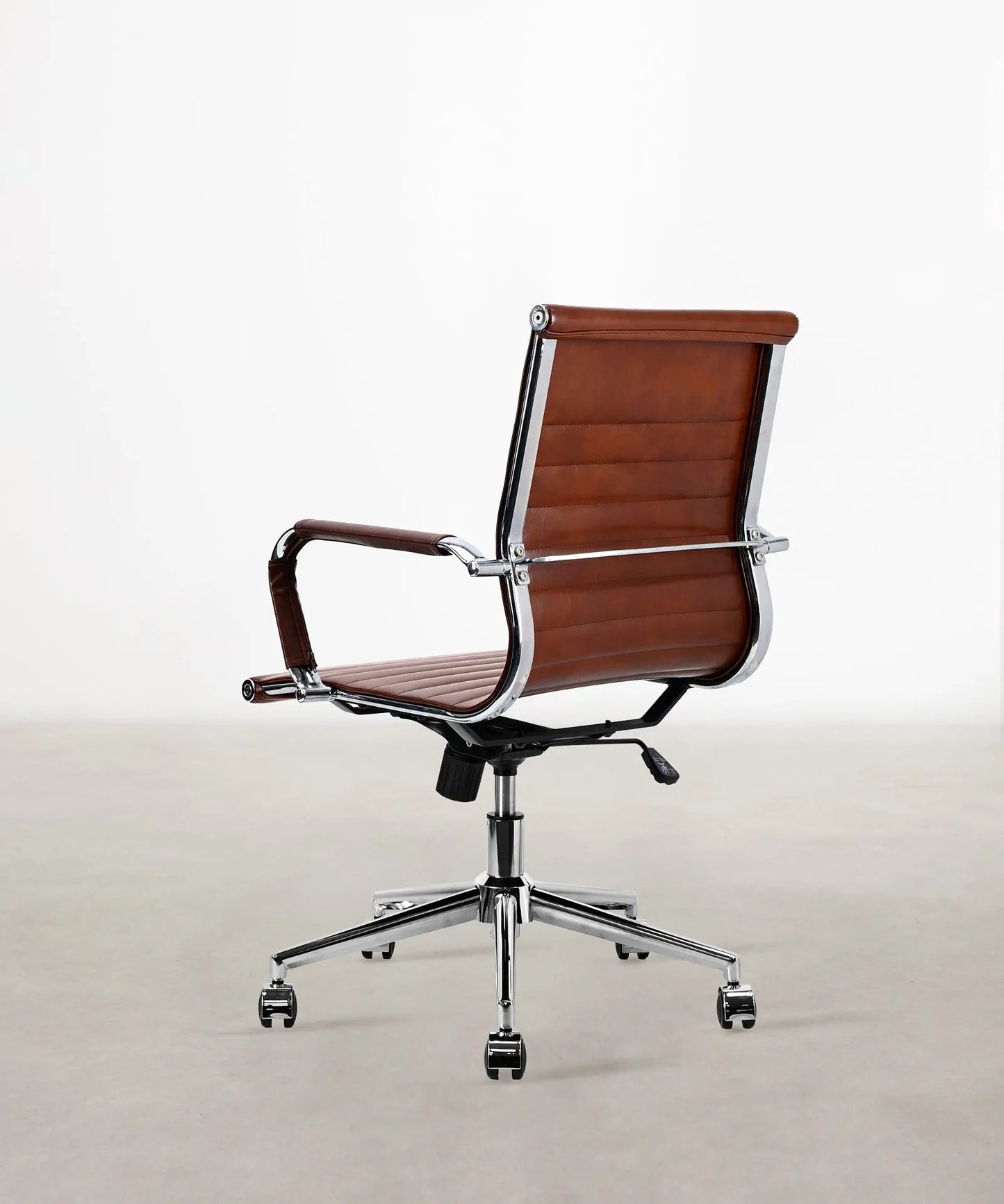 54860233834882 Silla de Oficina en Polipiel Low Back Larsen Sillas de Oficina Northdeco