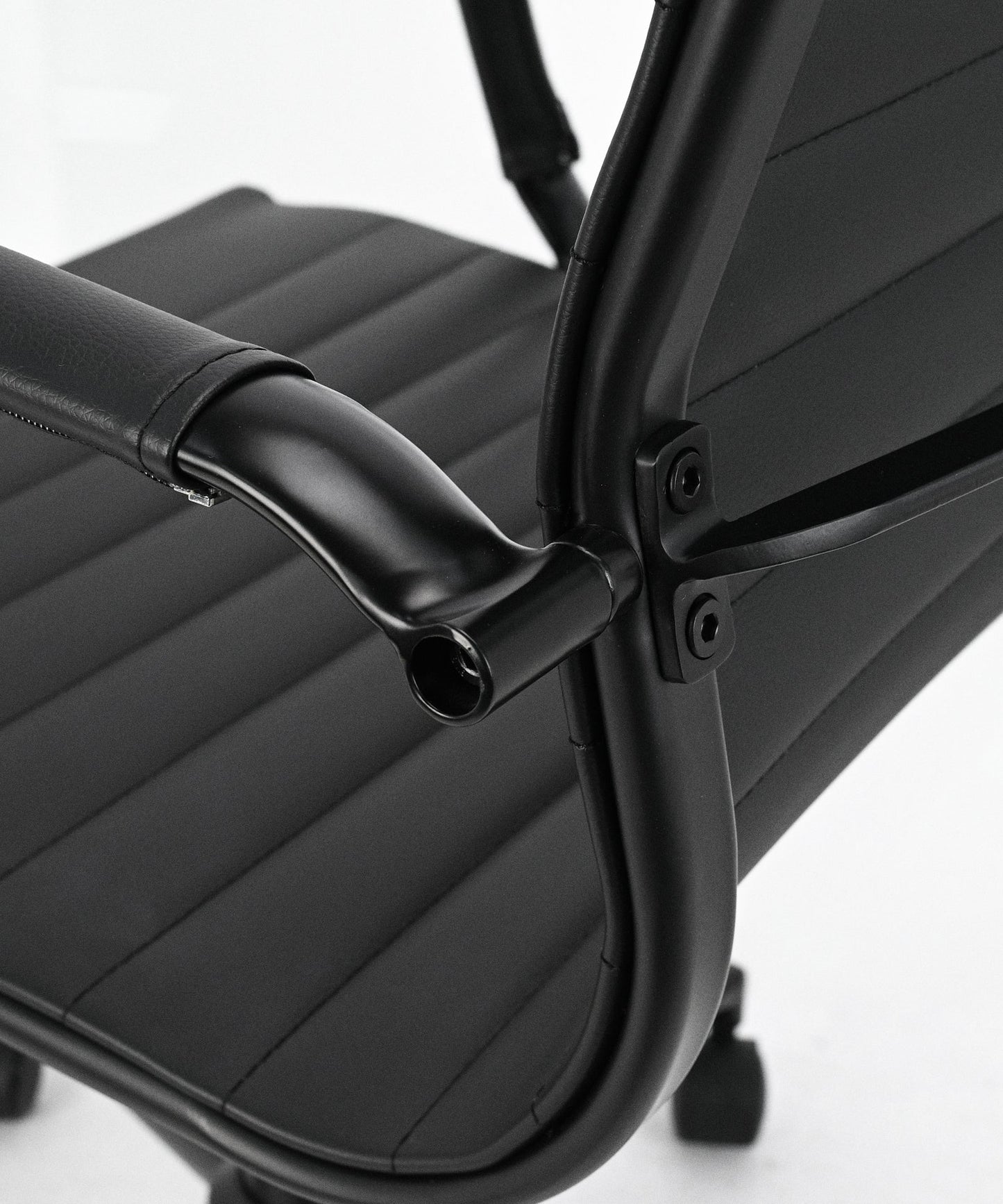 56519291732354 Silla de Oficina LB Larsen - Black Edition Sillas de Oficina Northdeco