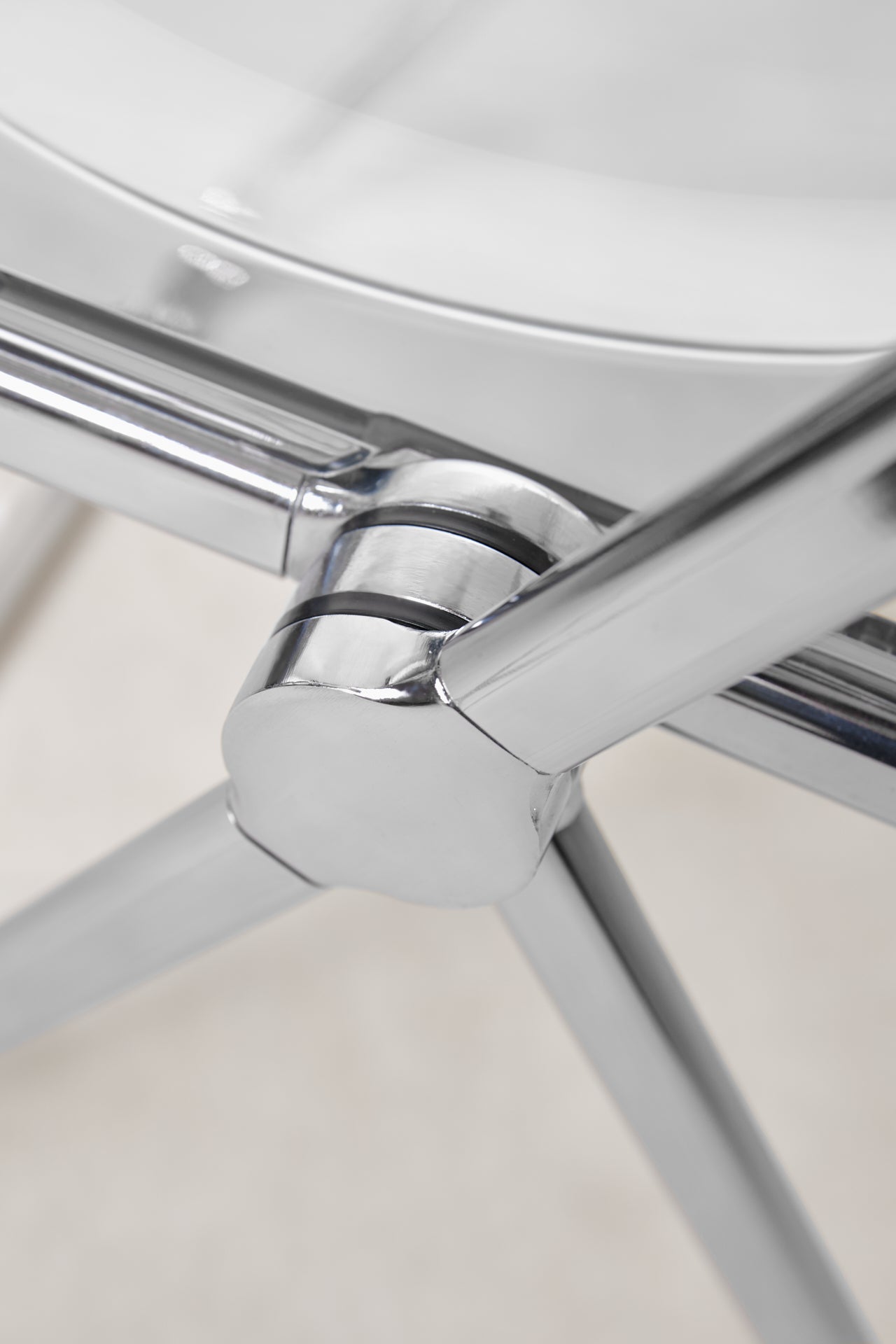 55414239461762 Silla plegable en hierro Enid Sillas de Plástico Northdeco