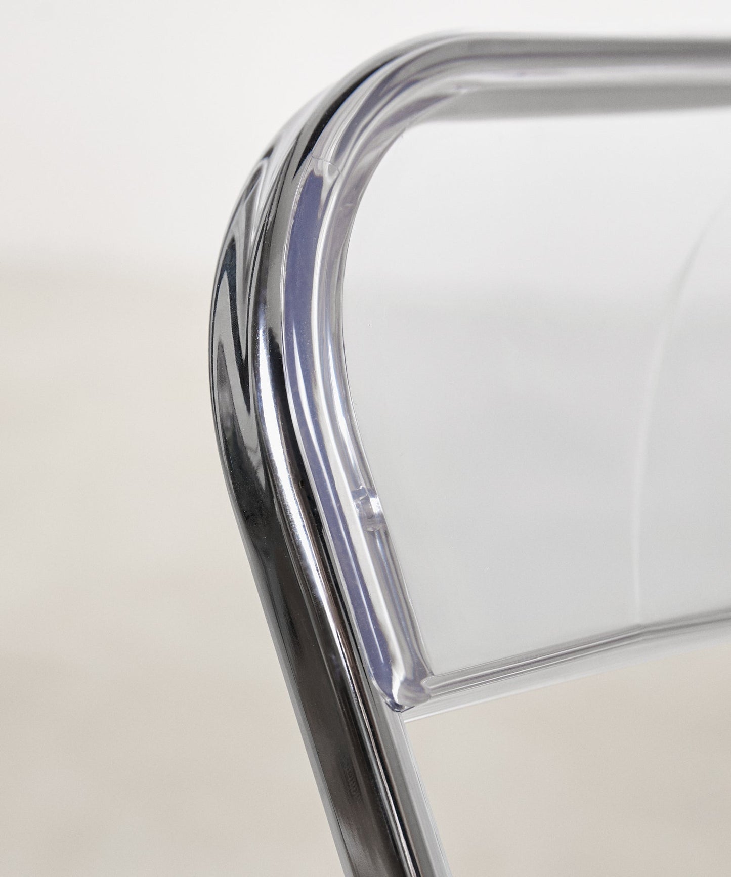 55414232056194 Silla plegable en hierro Enid Sillas de Plástico Northdeco