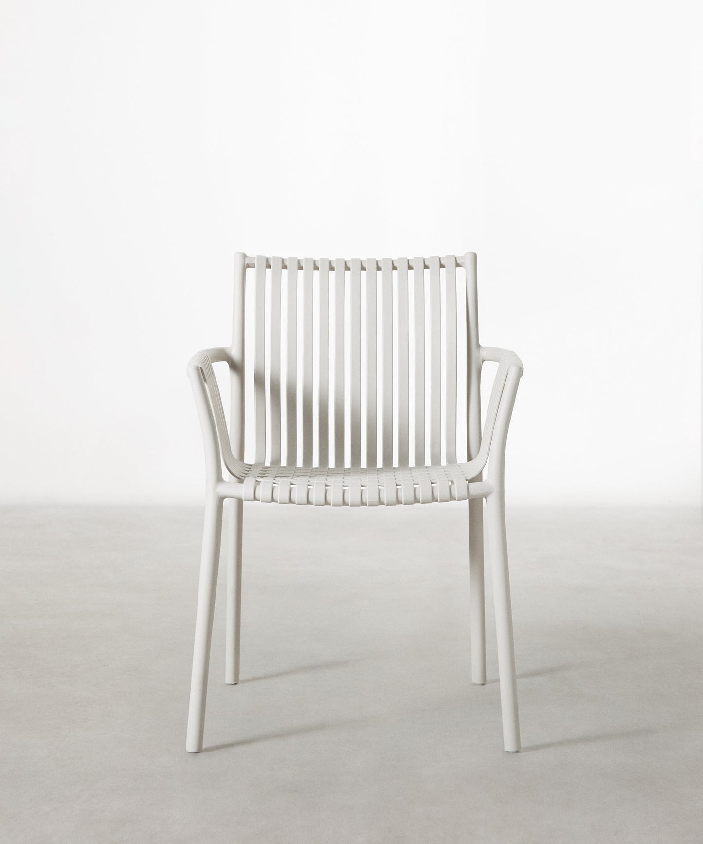 55771432026498 Silla de Polipropileno con Reposabrazos Salma Sillas de Plástico Northdeco