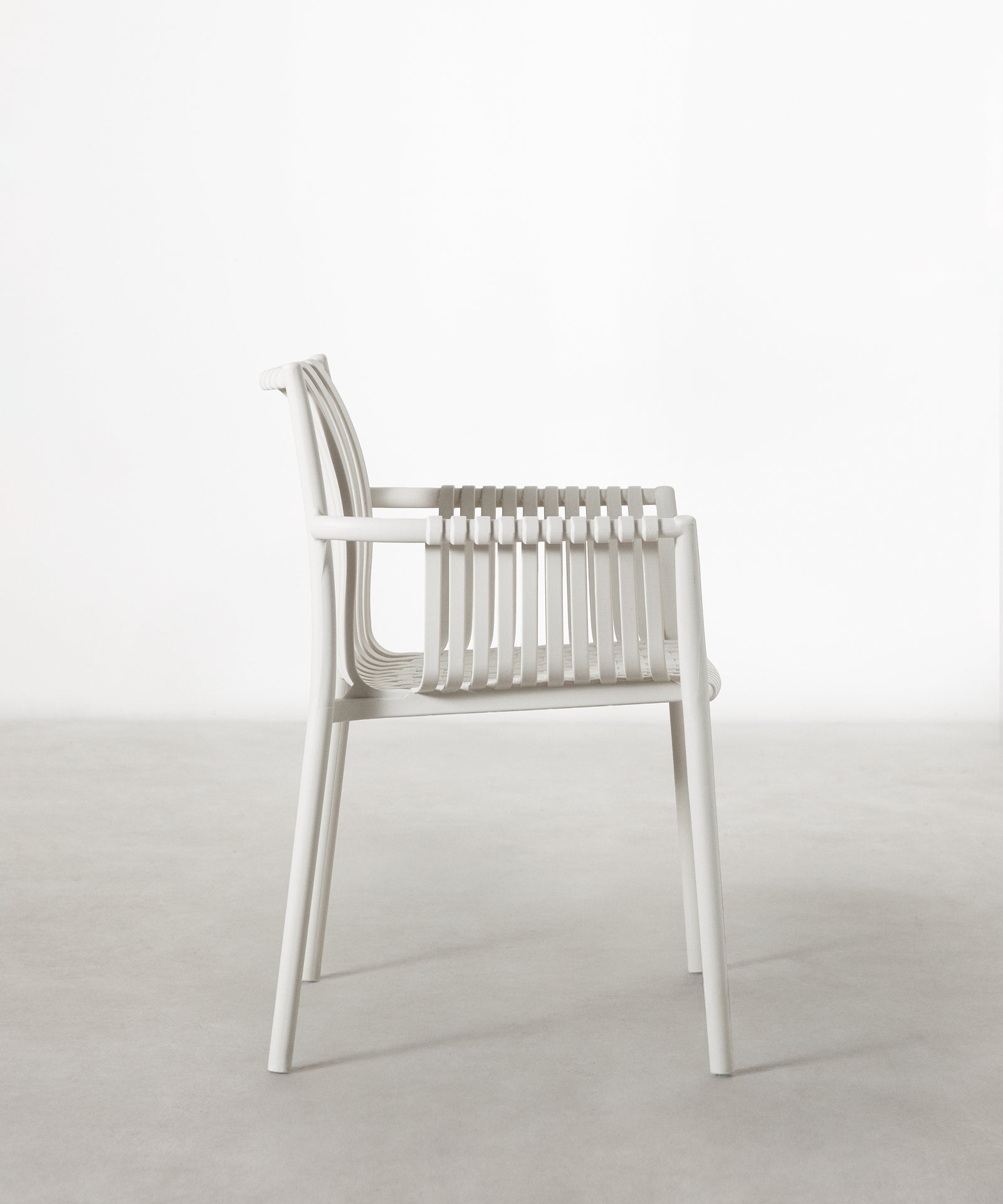 55771432026498 Silla de Polipropileno con Reposabrazos Salma Sillas de Plástico Northdeco