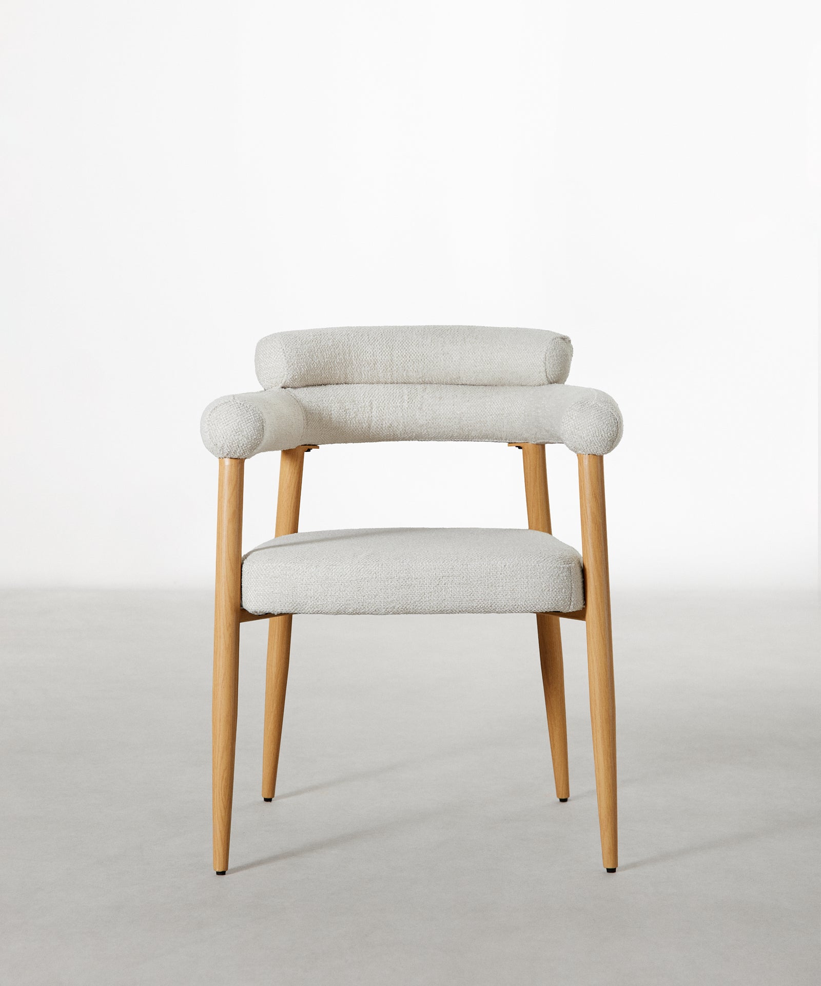 55954482790786 Silla de Comedor en Madera Tapizada Serena Sillas tapizadas Northdeco