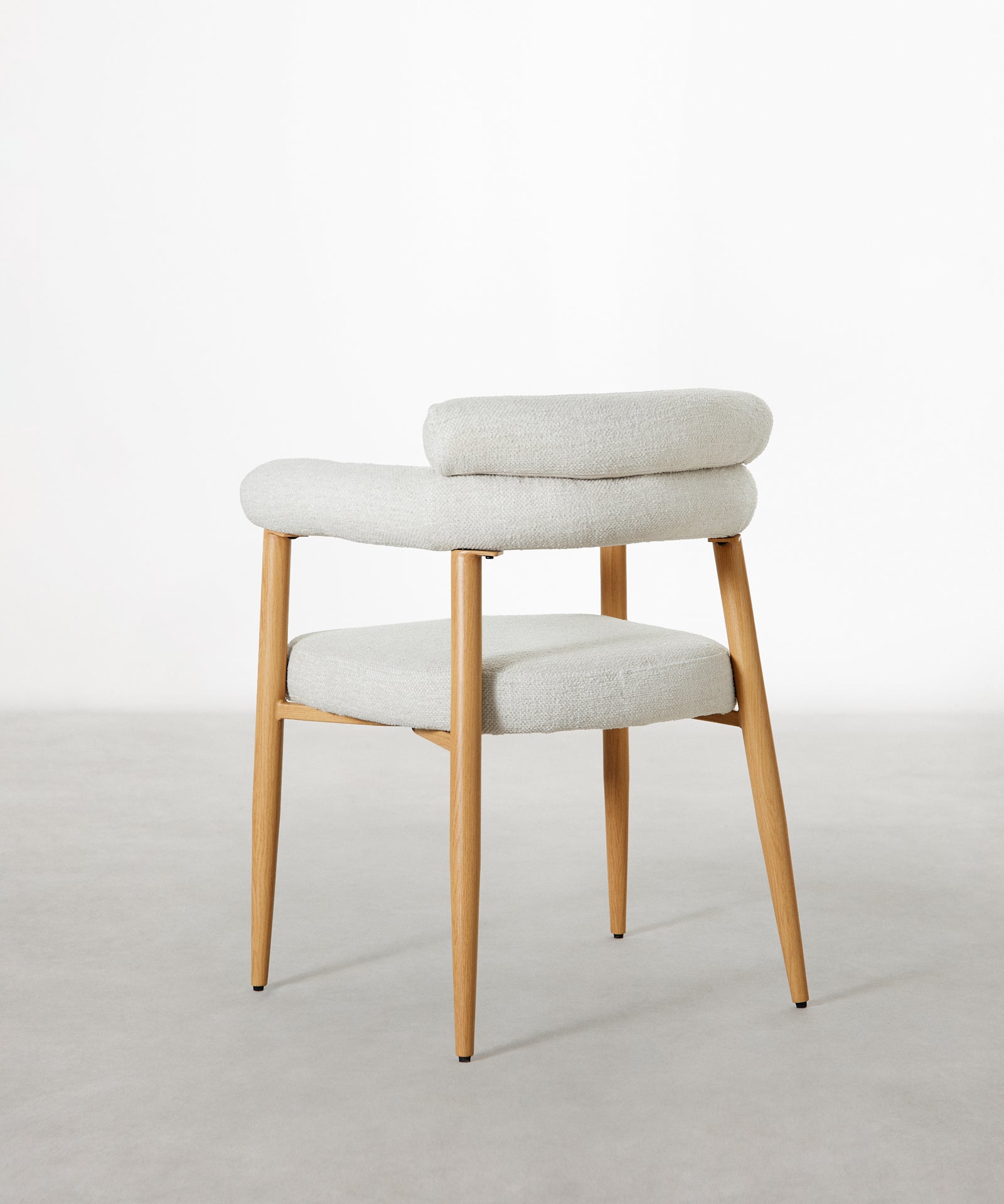 55954482790786 Silla de Comedor en Madera Tapizada Serena Sillas tapizadas Northdeco