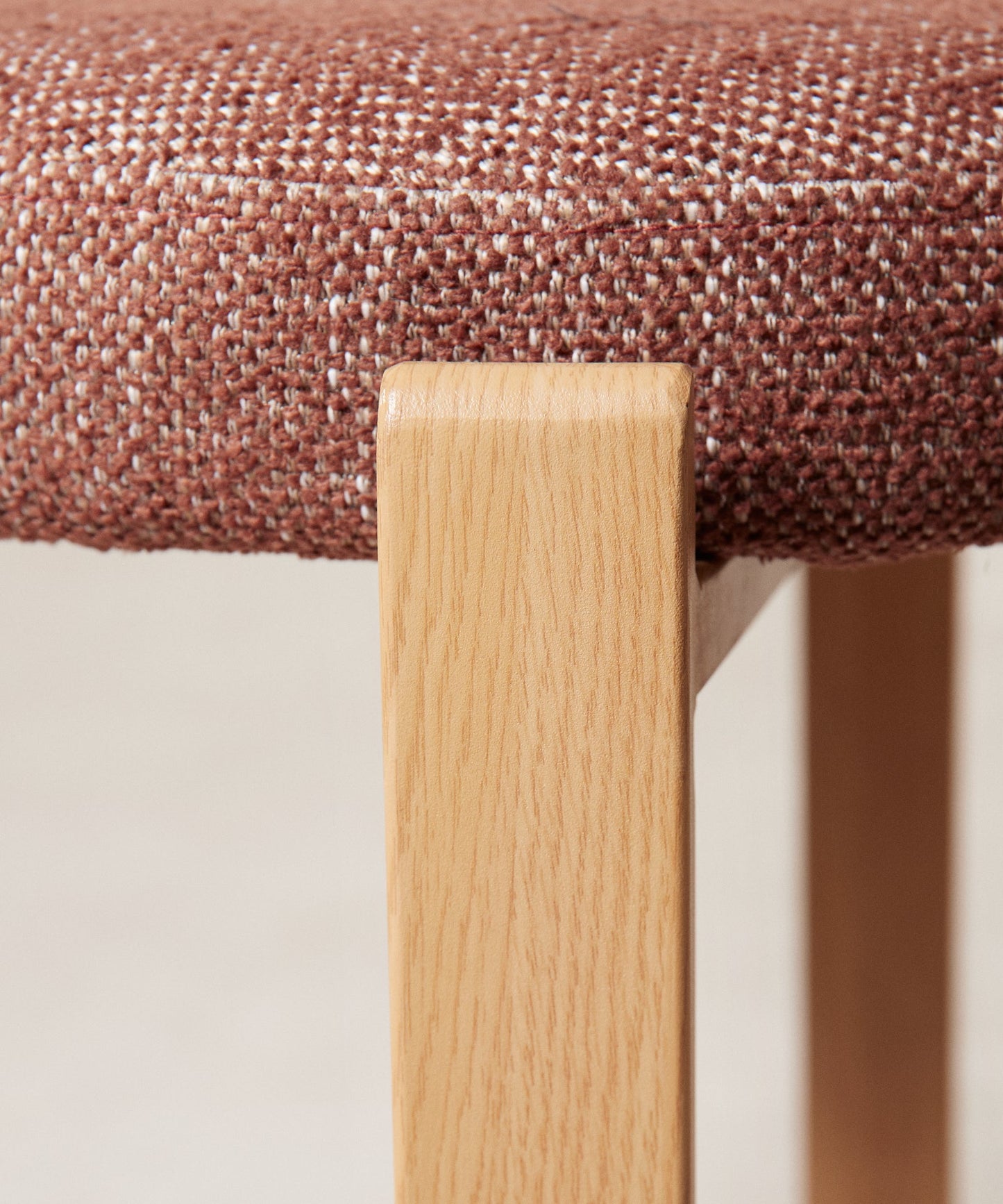 55629080134018 ND-0962 Sillas tapizadas Northdeco