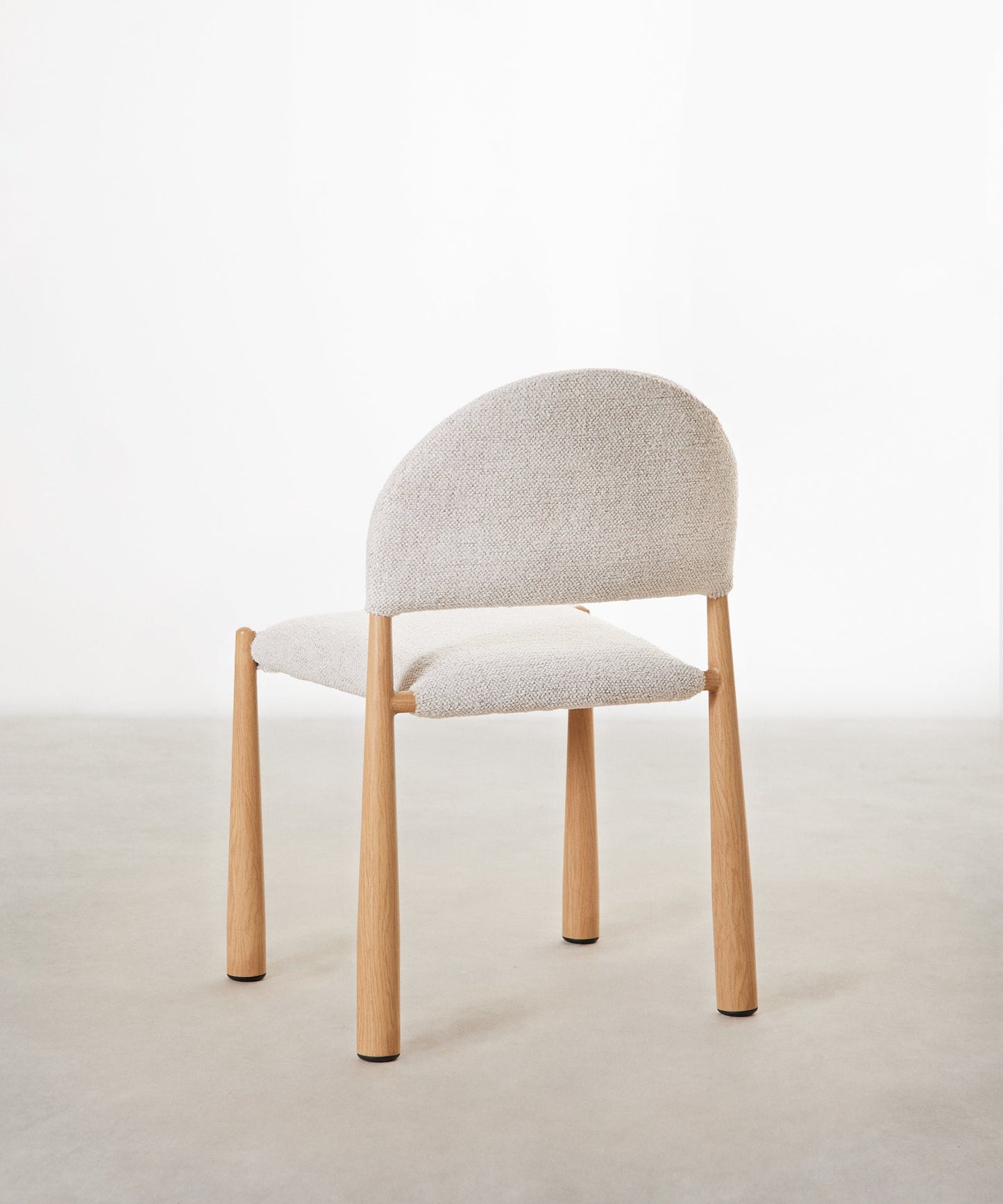 55651928506754 Silla de Comedor en Madera Tapizada Dafne Sillas tapizadas Northdeco