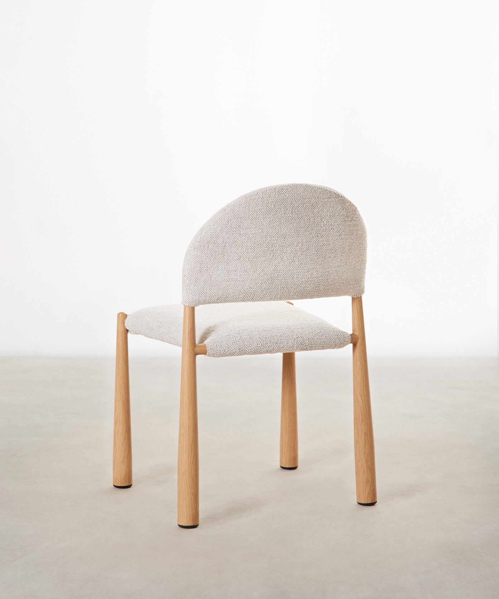 55651928506754 Silla de Comedor en Madera Tapizada Dafne Sillas tapizadas Northdeco