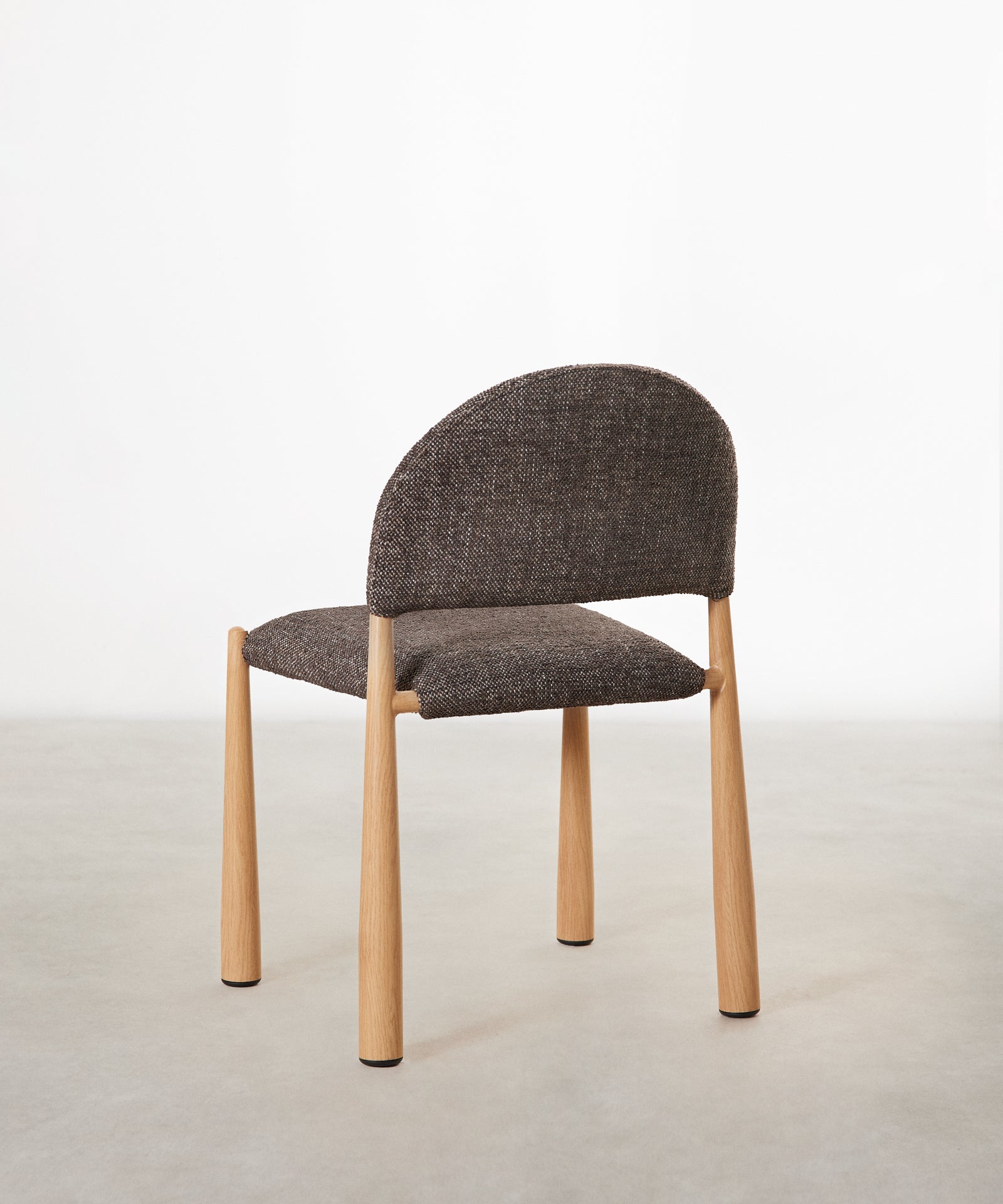 55651928572290 Silla de Comedor en Madera Tapizada Dafne Sillas tapizadas Northdeco