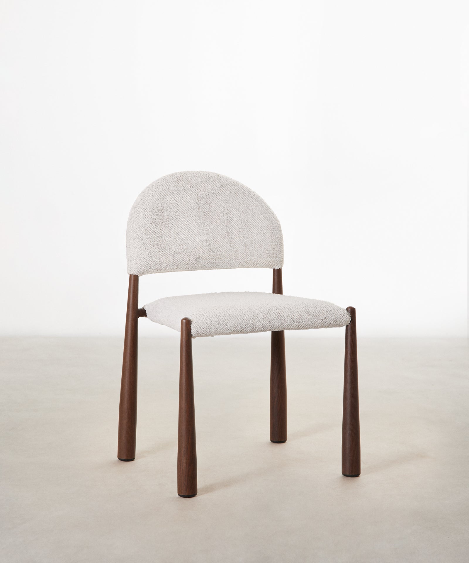 55651919233410 Silla de Comedor en Madera Tapizada Dafne Sillas tapizadas Northdeco Nogal-Beige