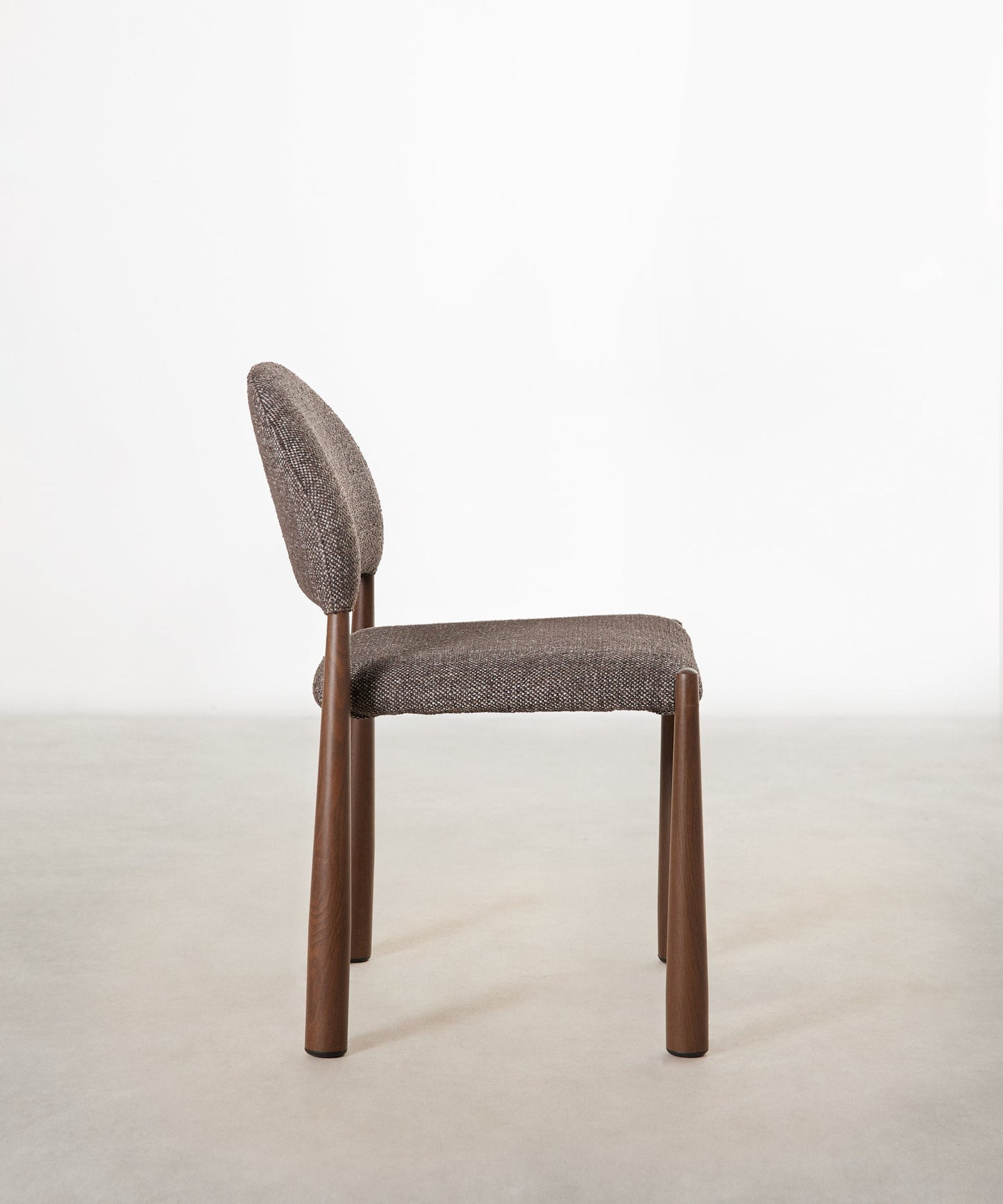 55651928539522 Silla de Comedor en Madera Tapizada Dafne Sillas tapizadas Northdeco