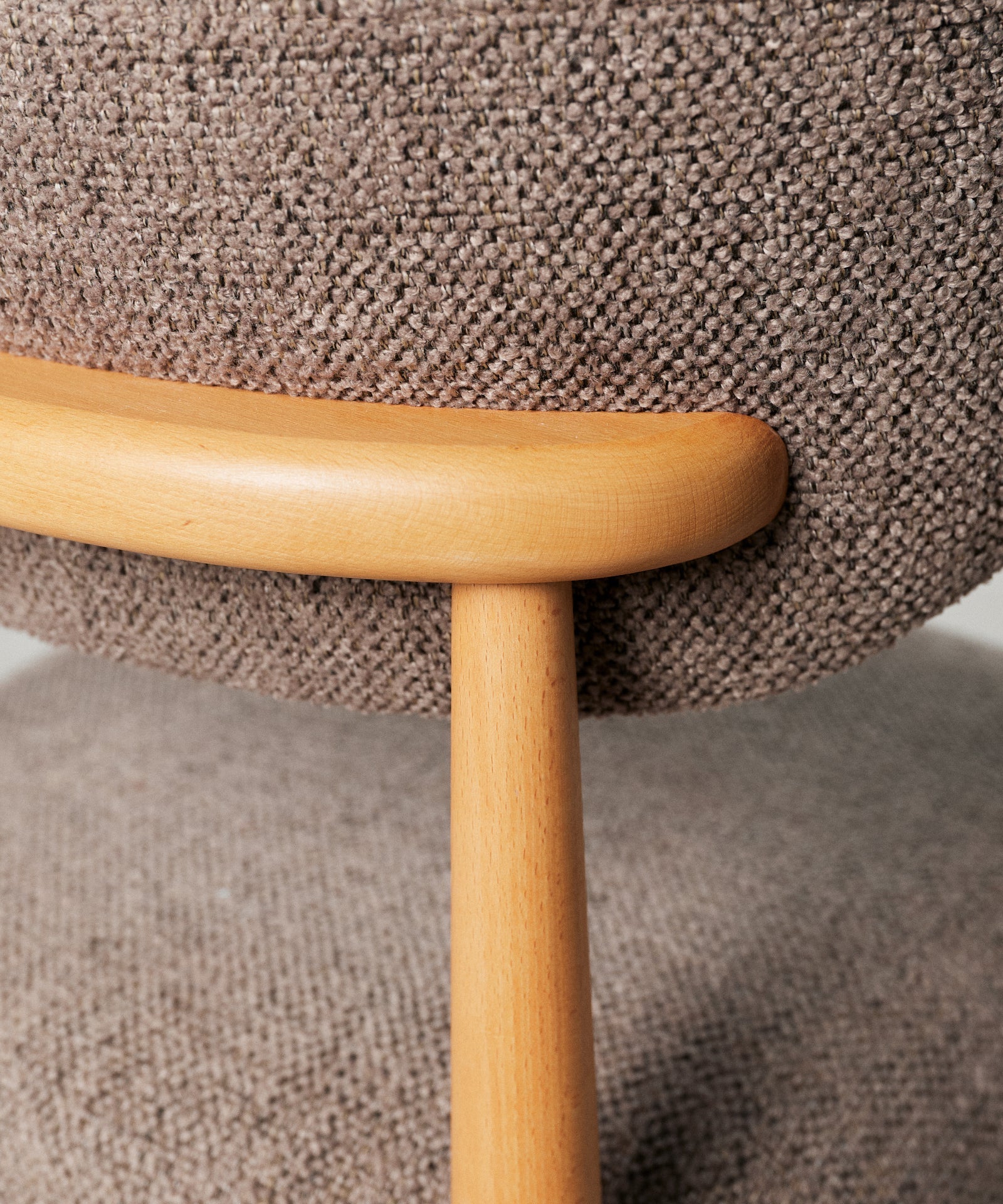 55966934139266 Silla de Comedor en Madera y Tapizada Dean Sillas Nórdicas Northdeco