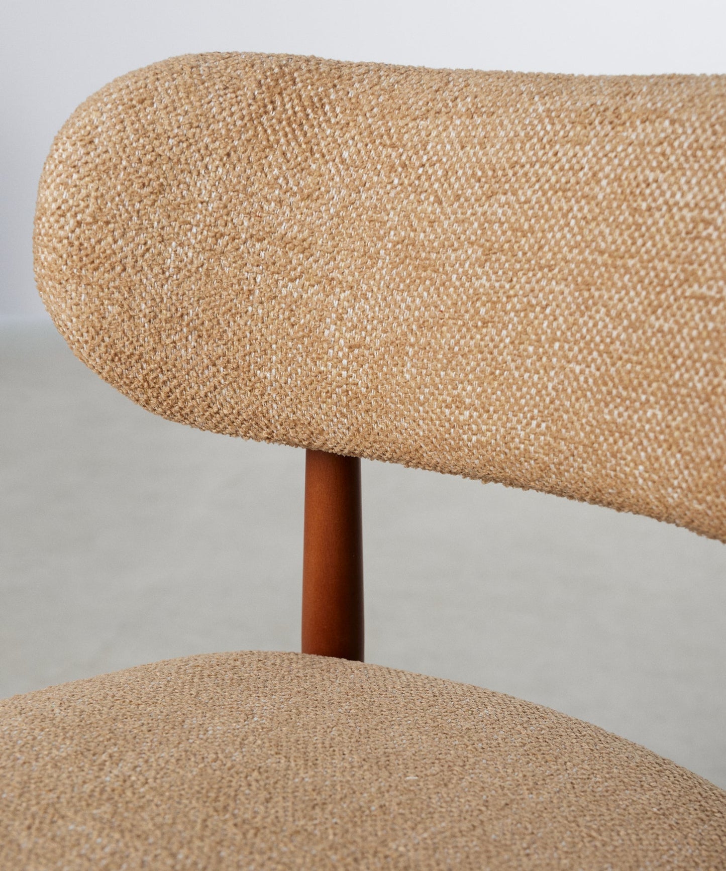 55966740021634 Silla de Comedor en Madera y Tapizada Dean Sillas Nórdicas Northdeco