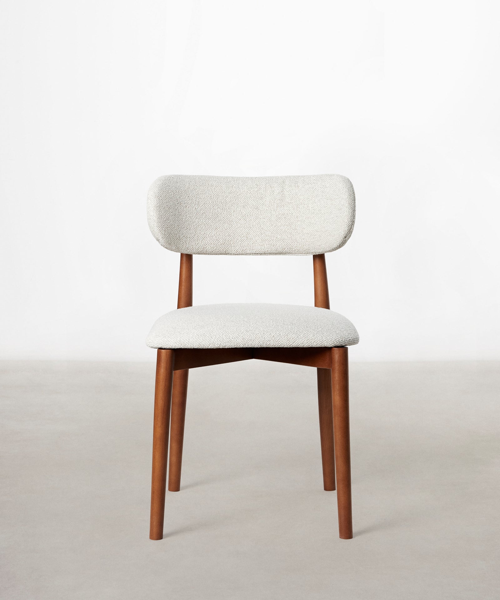 55966934237570 Silla de Comedor en Madera y Tapizada Dean Sillas Nórdicas Northdeco