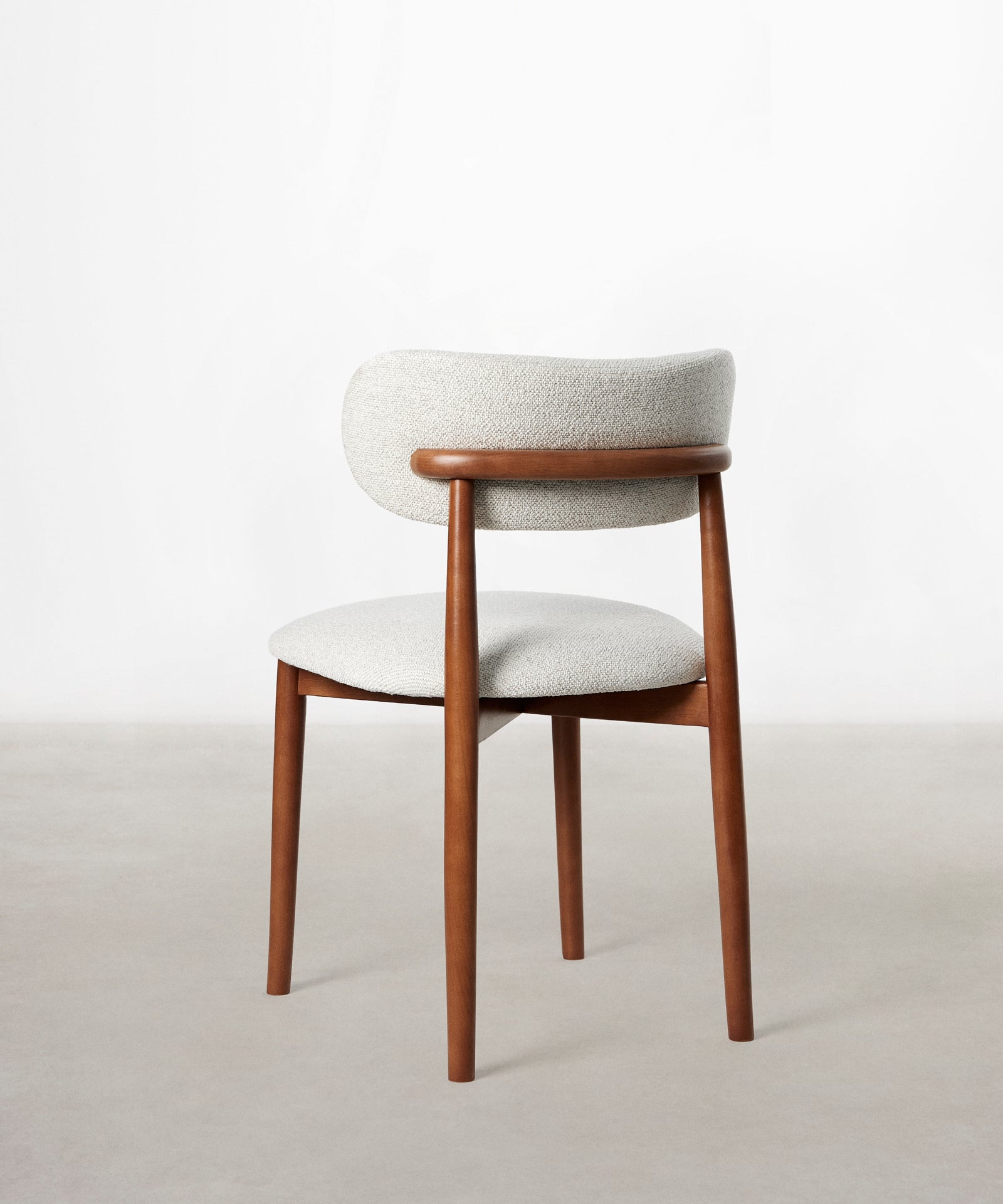 55966934237570 Silla de Comedor en Madera y Tapizada Dean Sillas Nórdicas Northdeco