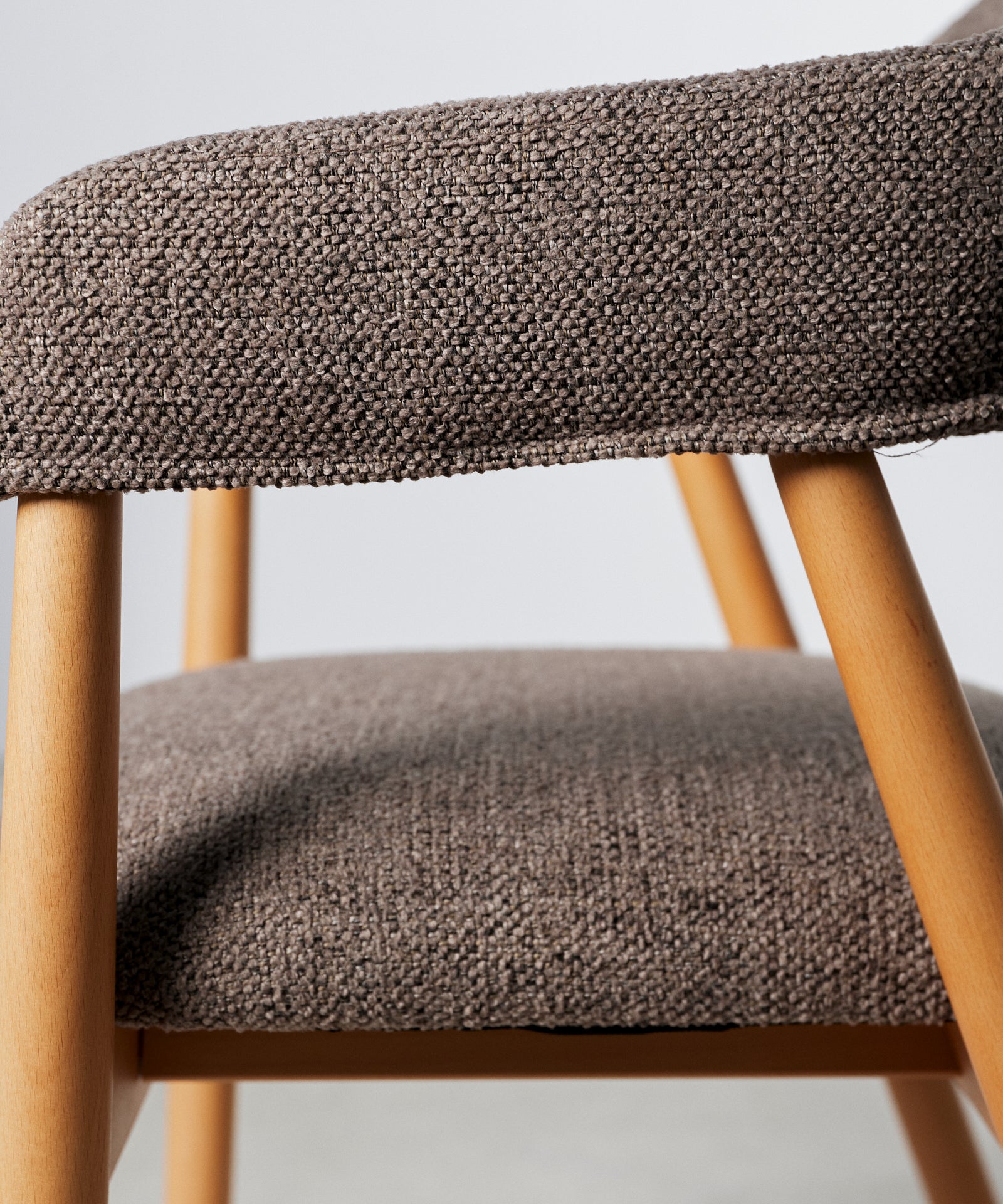 56017383489922 Silla de Comedor en Metal Tapizada Tesa Sillas Nórdicas Northdeco