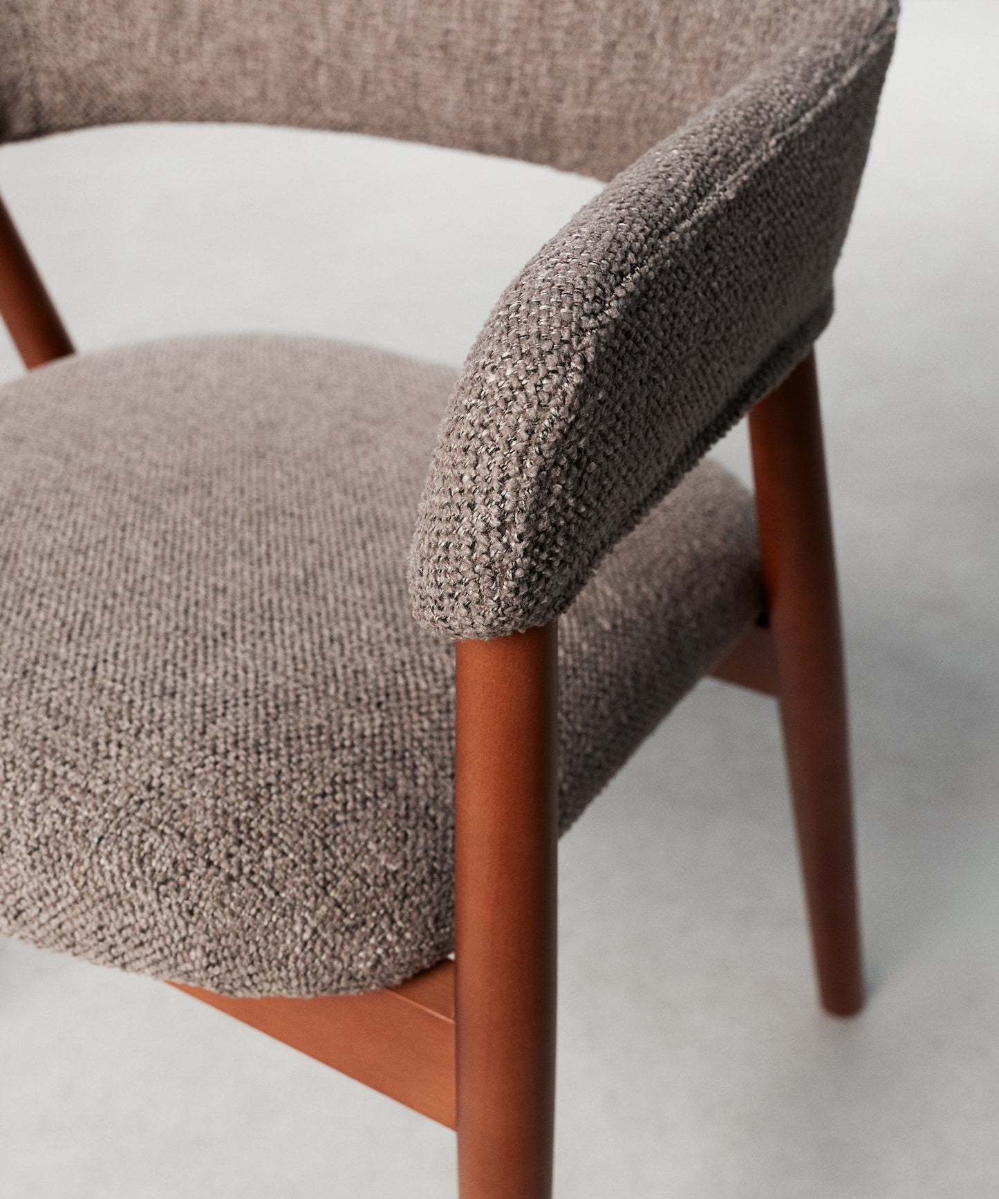 56017383522690 Silla de Comedor en Metal Tapizada Tesa Sillas Nórdicas Northdeco