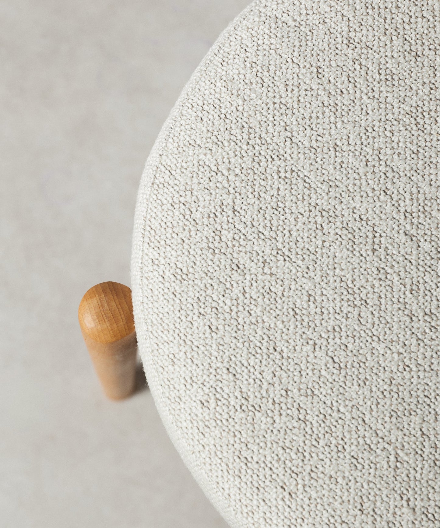 56017435754882 Silla de Comedor en Madera Tapizada Sonna Sillas Nórdicas Northdeco