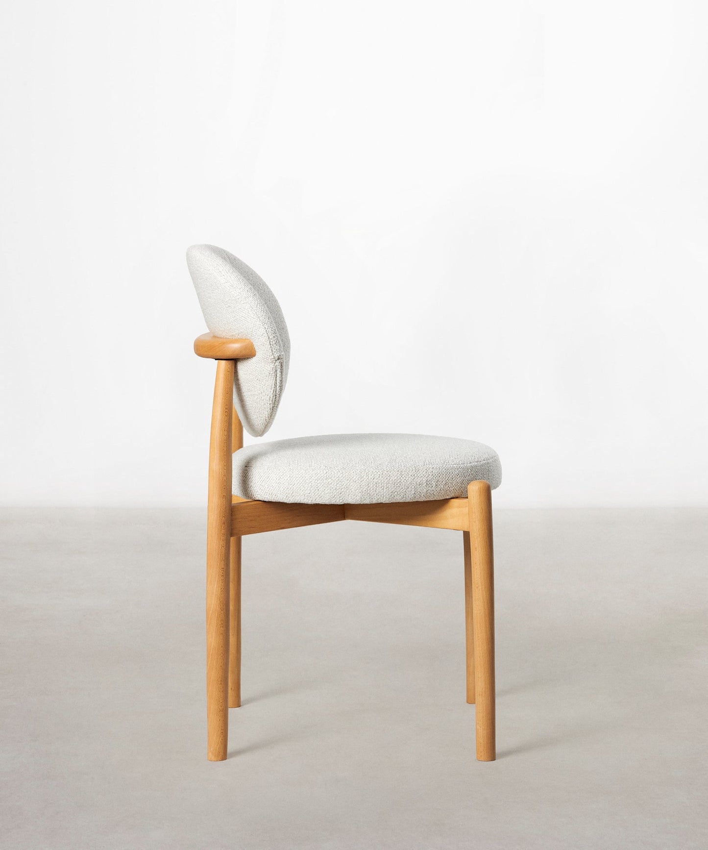 56017435754882 Silla de Comedor en Madera Tapizada Sonna Sillas Nórdicas Northdeco