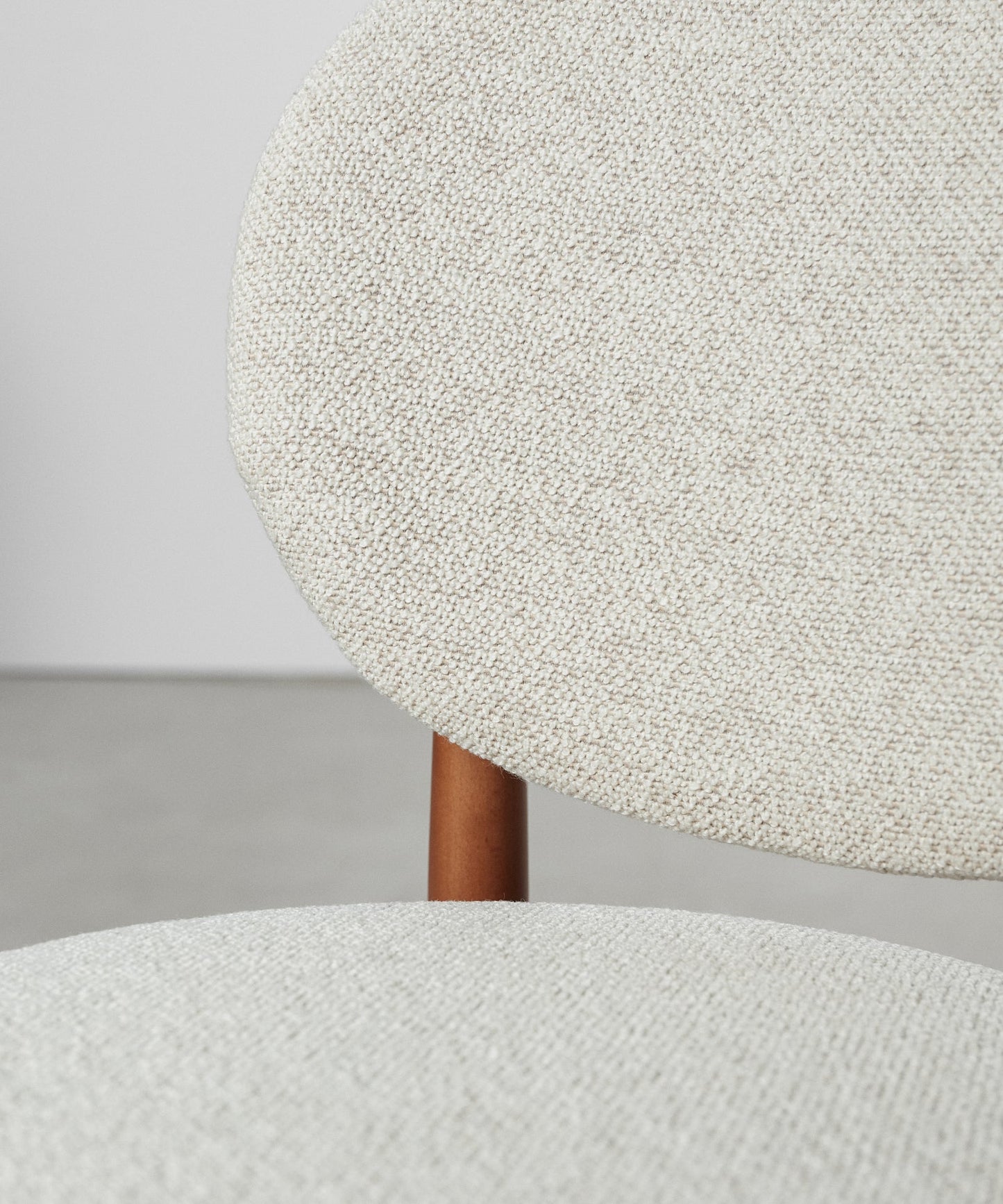 56017435918722 Silla de Comedor en Madera Tapizada Sonna Sillas Nórdicas Northdeco