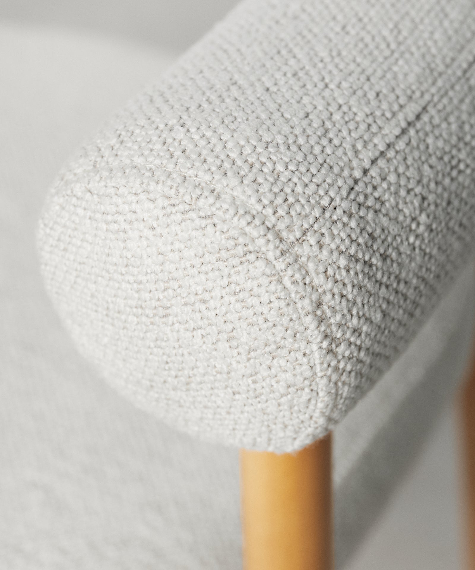 55965614440834 Silla de Comedor en Madera y Tapizada Sparks Sillas Nórdicas Northdeco