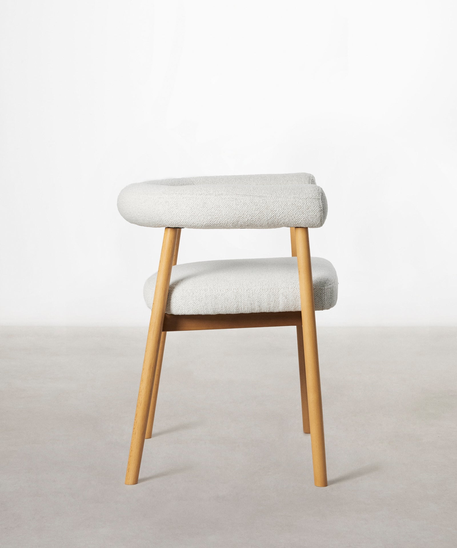 55965614440834 Silla de Comedor en Madera y Tapizada Sparks Sillas Nórdicas Northdeco